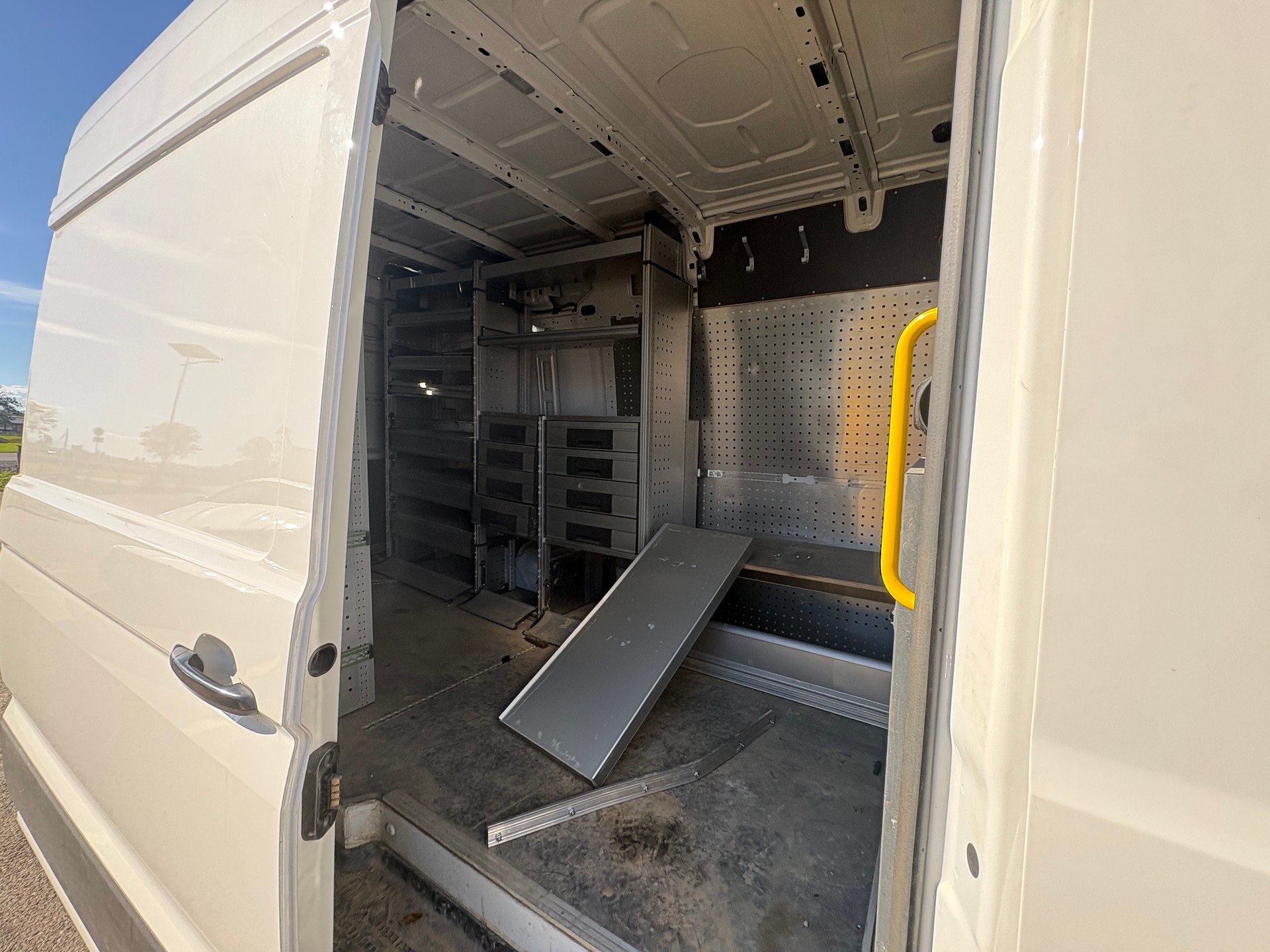 MAN TGE 3.5 4x4 Camper Standard L3-image-13