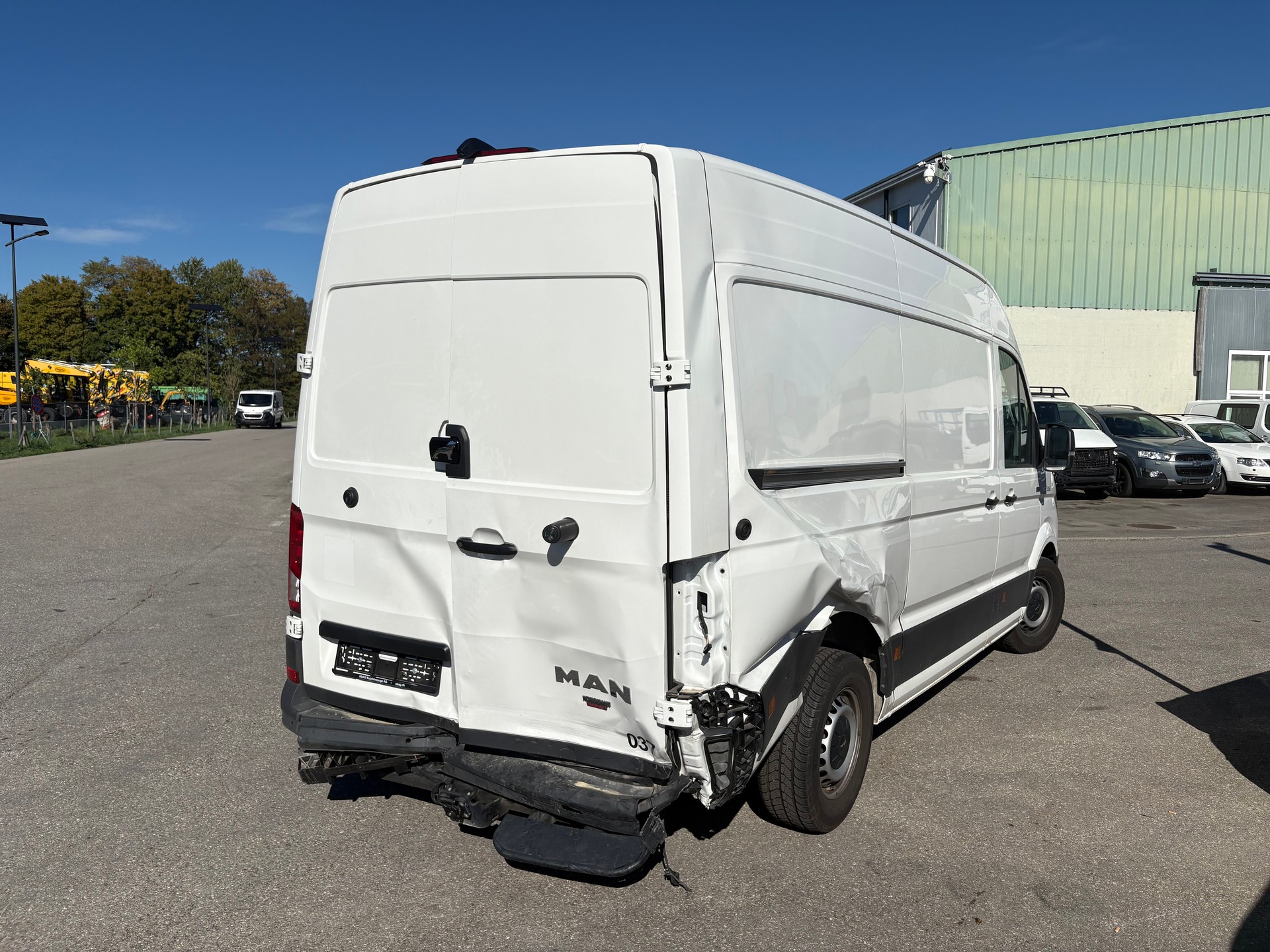 MAN TGE 3.5 4x4 Camper Standard L3-image-8