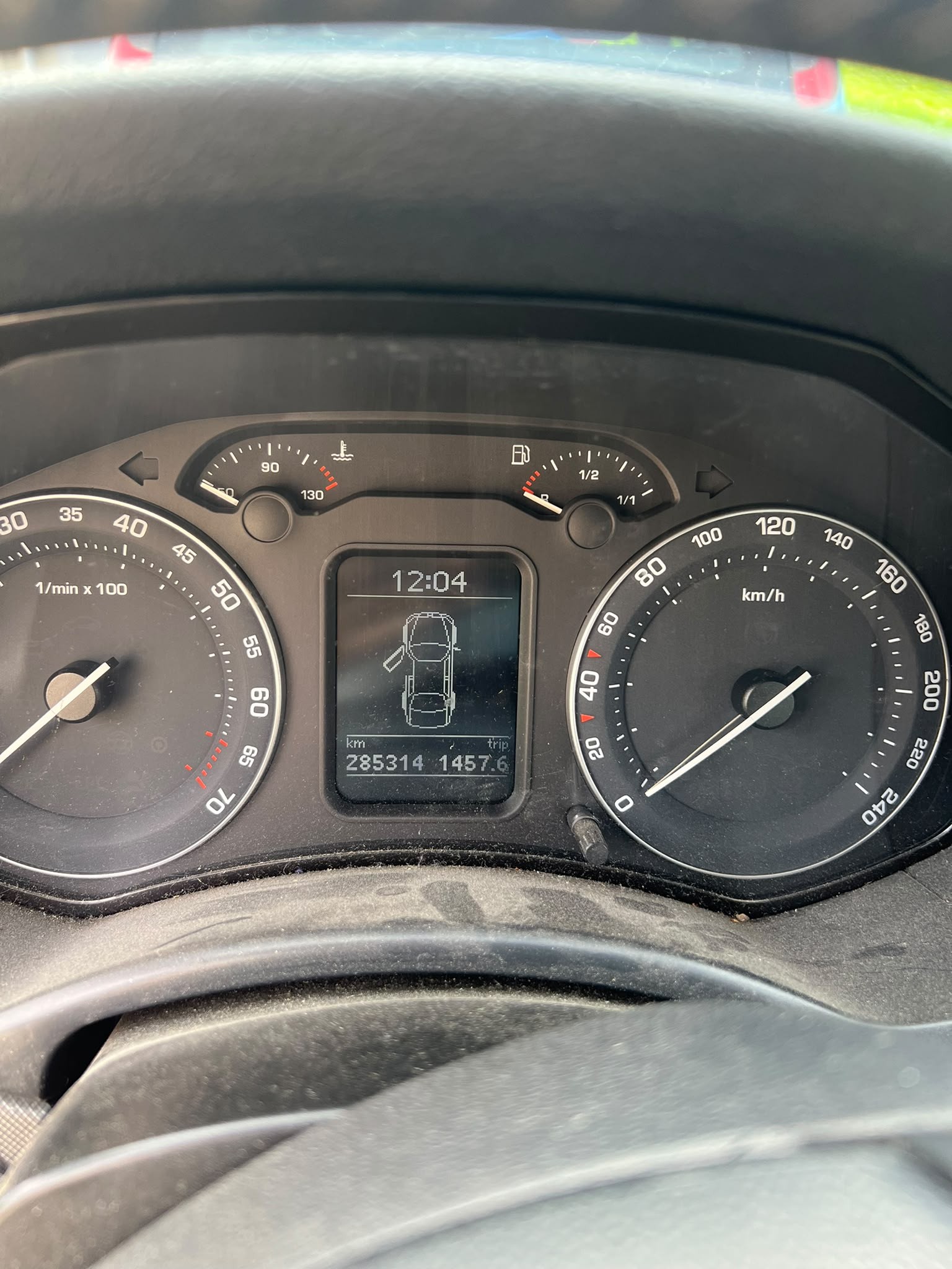 SKODA Octavia 1.6 FSI Ambiente-image-8