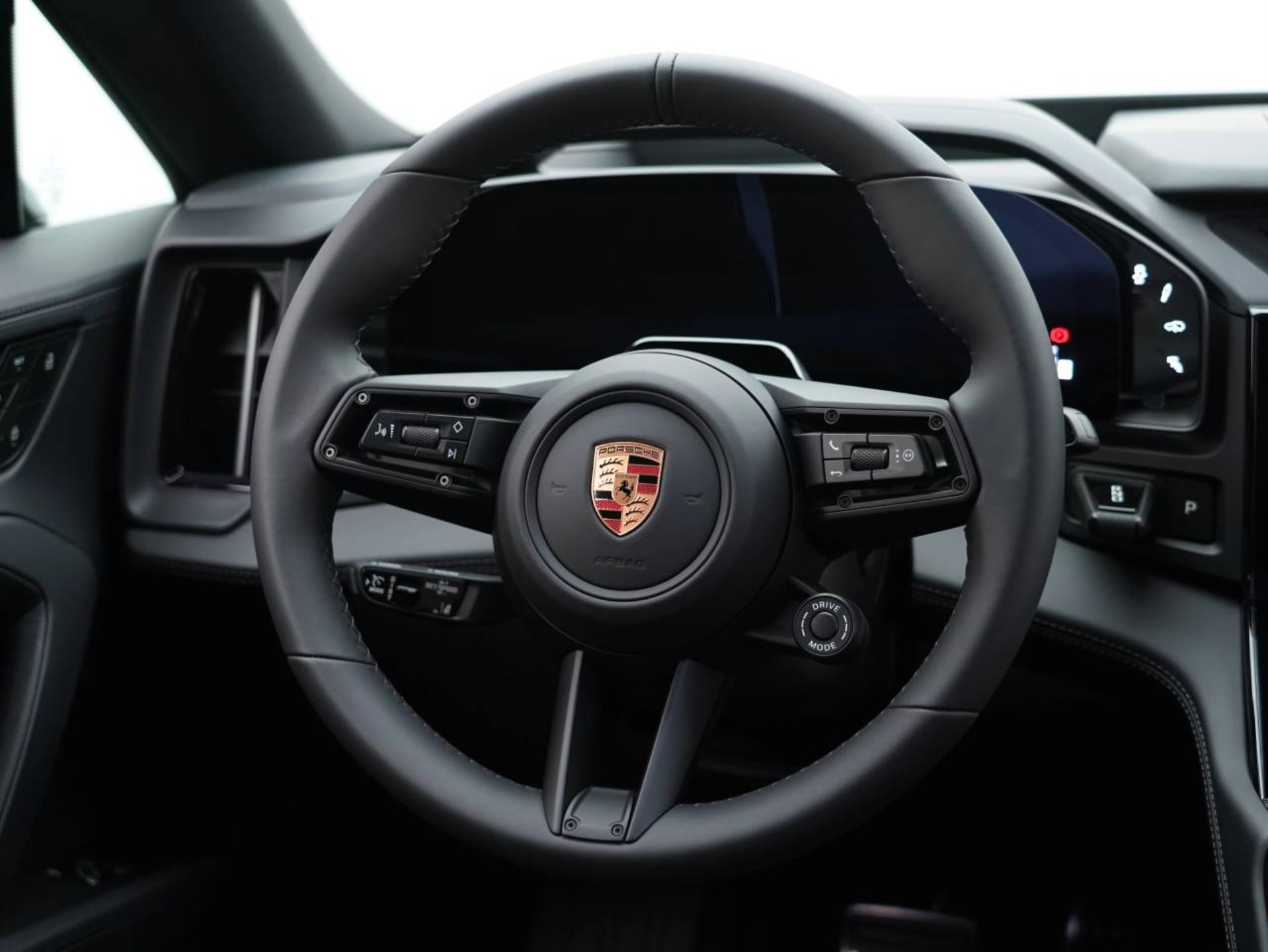 PORSCHE Cayenne S Coupé Electric-image-15