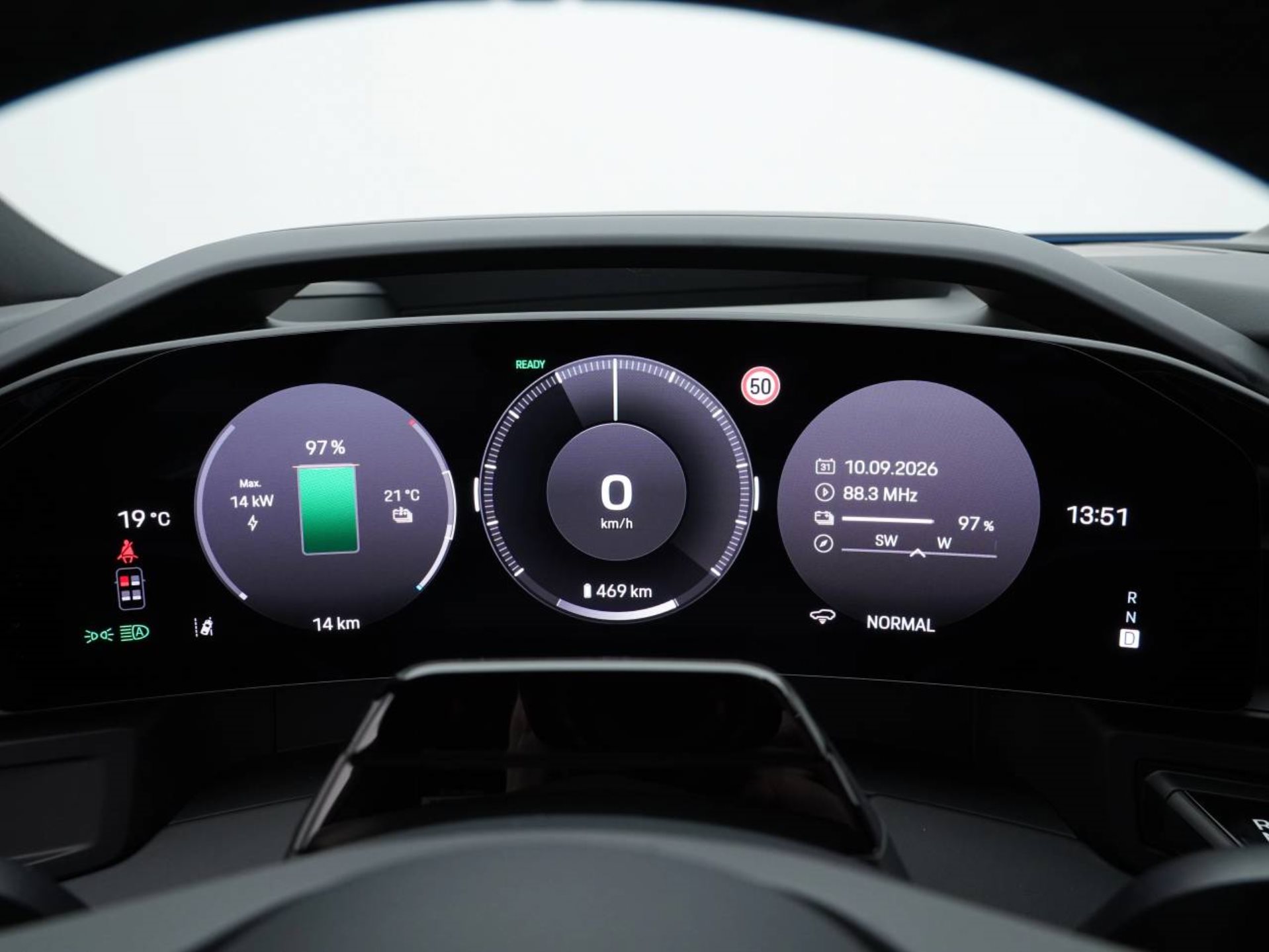 PORSCHE Cayenne S Coupé Electric-image-16
