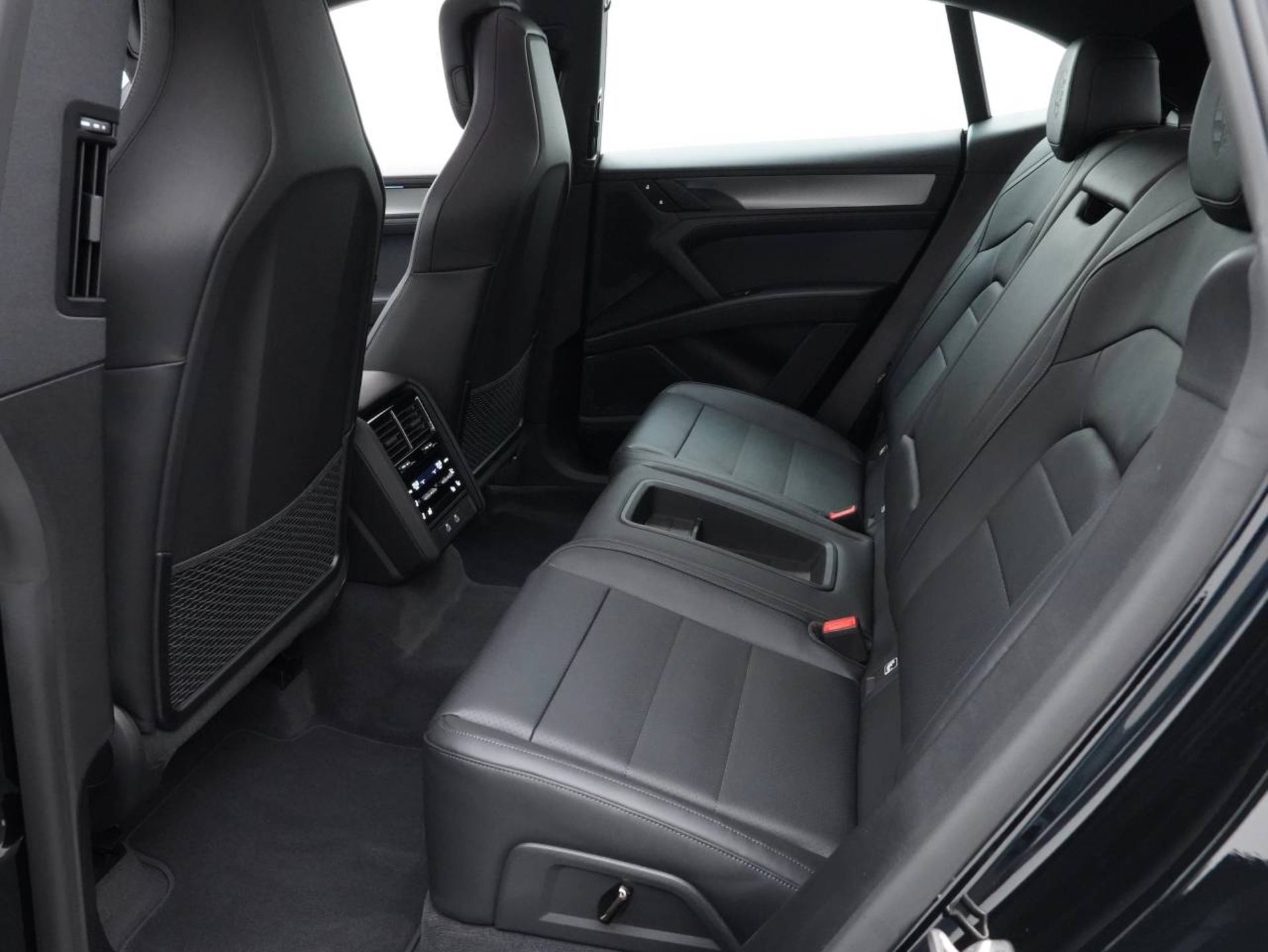 PORSCHE Cayenne S Coupé Electric-image-27
