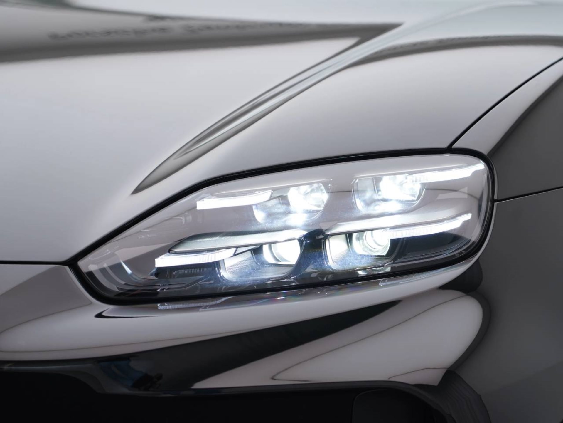 PORSCHE Cayenne S Coupé Electric-image-12