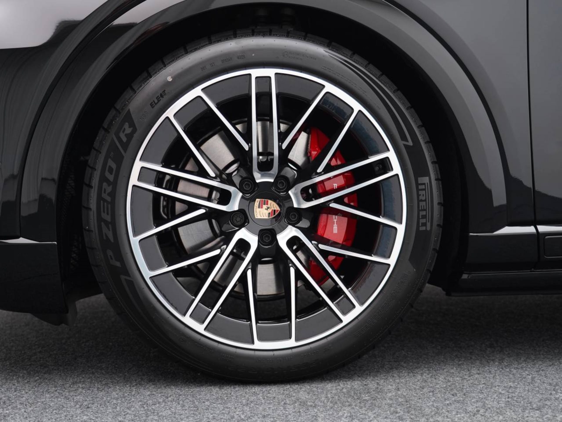 PORSCHE Cayenne S Coupé Electric-image-10