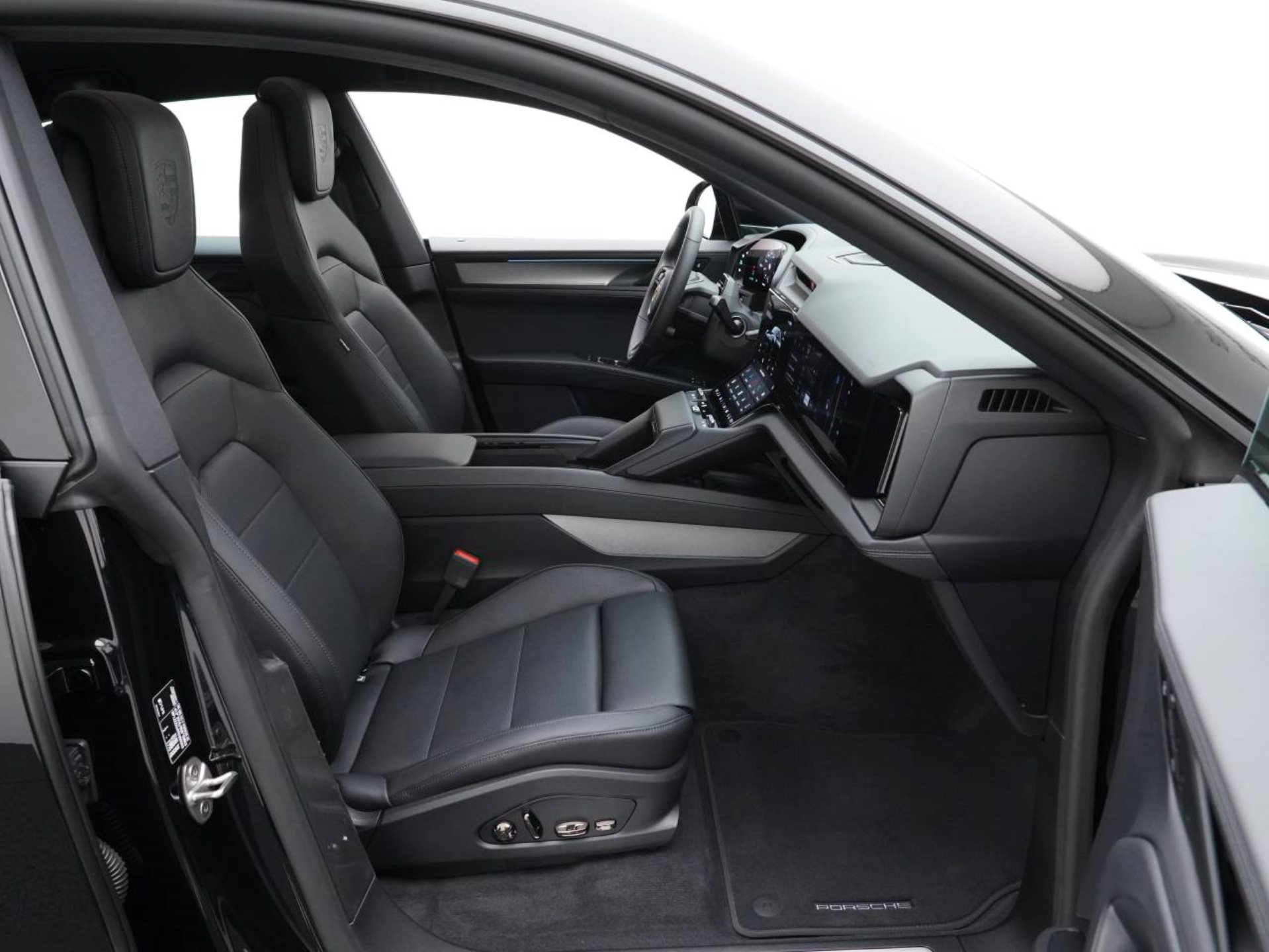 PORSCHE Cayenne S Coupé Electric-image-24