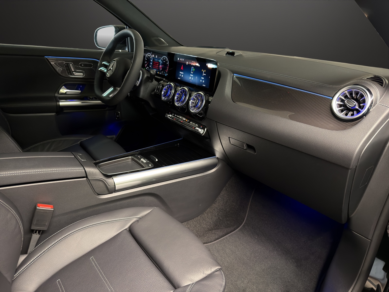 MERCEDES-BENZ GLA 250 4MATIC Swiss Star-image-7