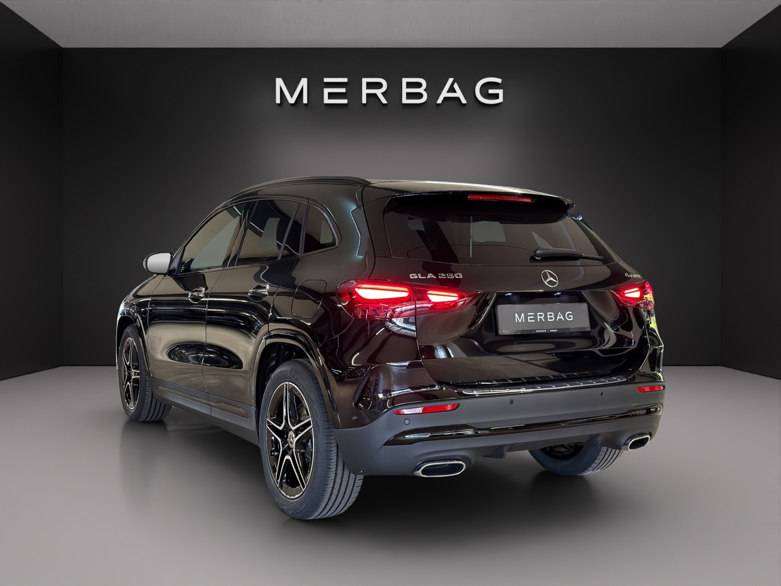 MERCEDES-BENZ GLA 250 4MATIC Swiss Star-image-3