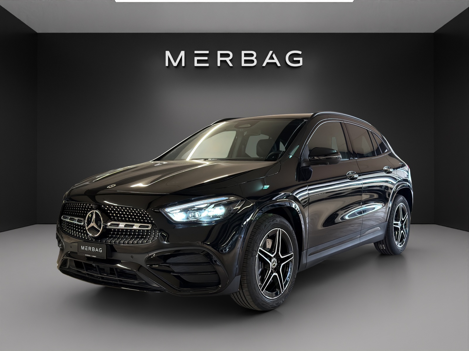 MERCEDES-BENZ GLA 250 4MATIC Swiss Star