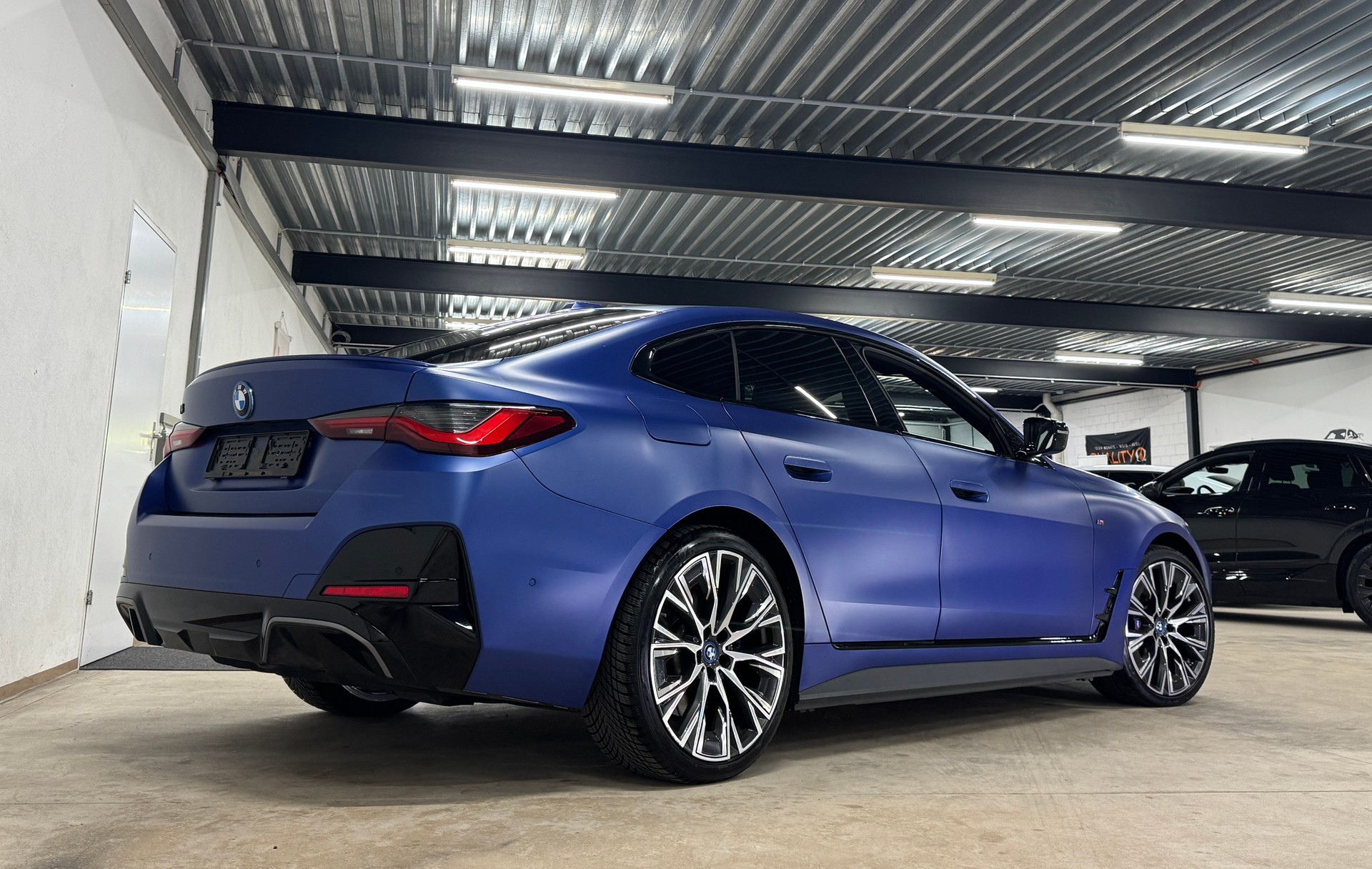 BMW i4 M50 Allrad M-Sport 544PS / CH-Fahrzeug-image-4