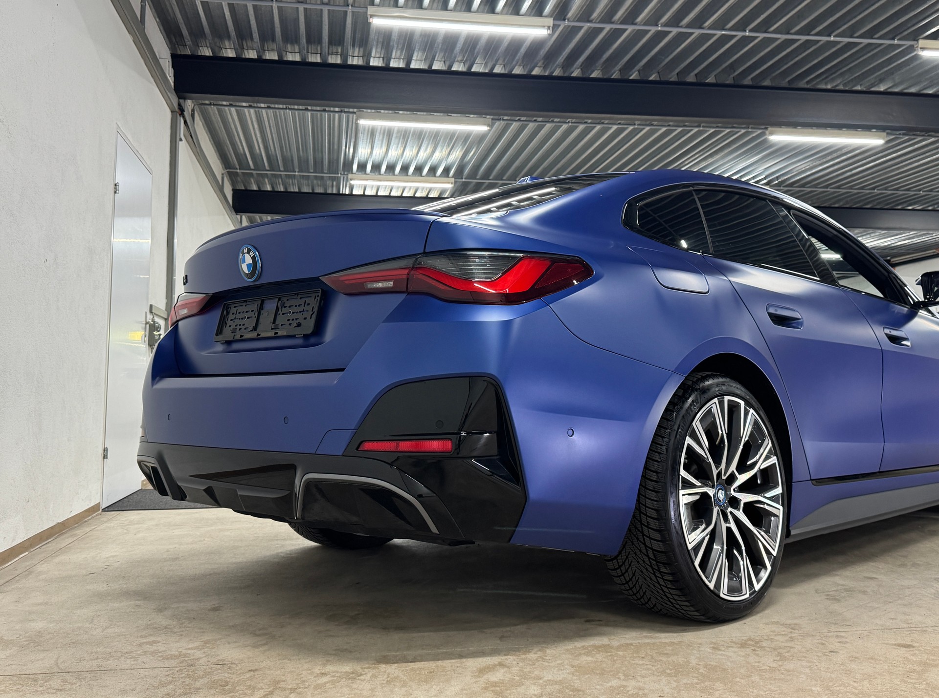 BMW i4 M50 Allrad M-Sport 544PS / CH-Fahrzeug-image-5