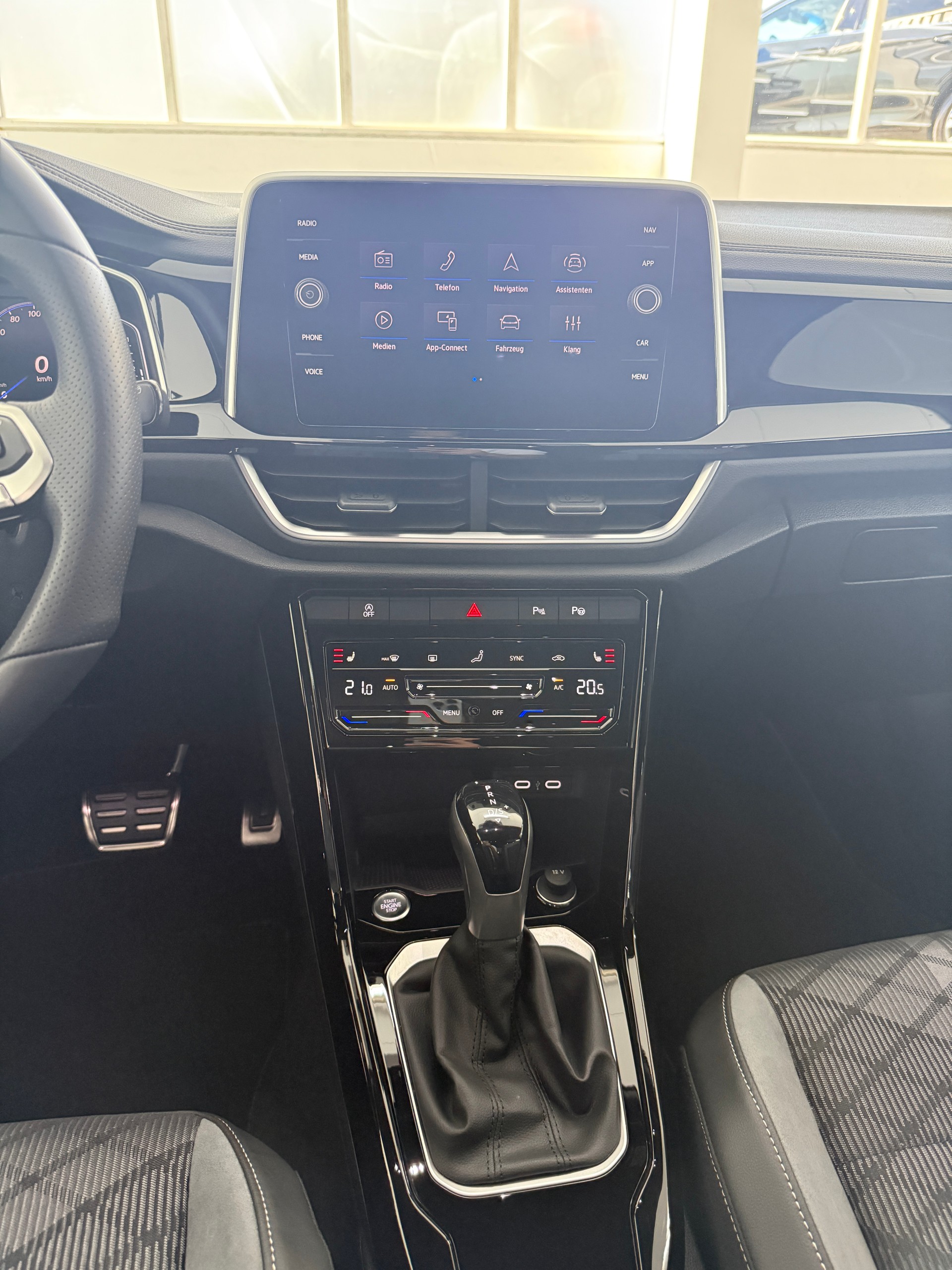 VW T-Roc 1.5 TSI EVO R-Line DSG-image-9