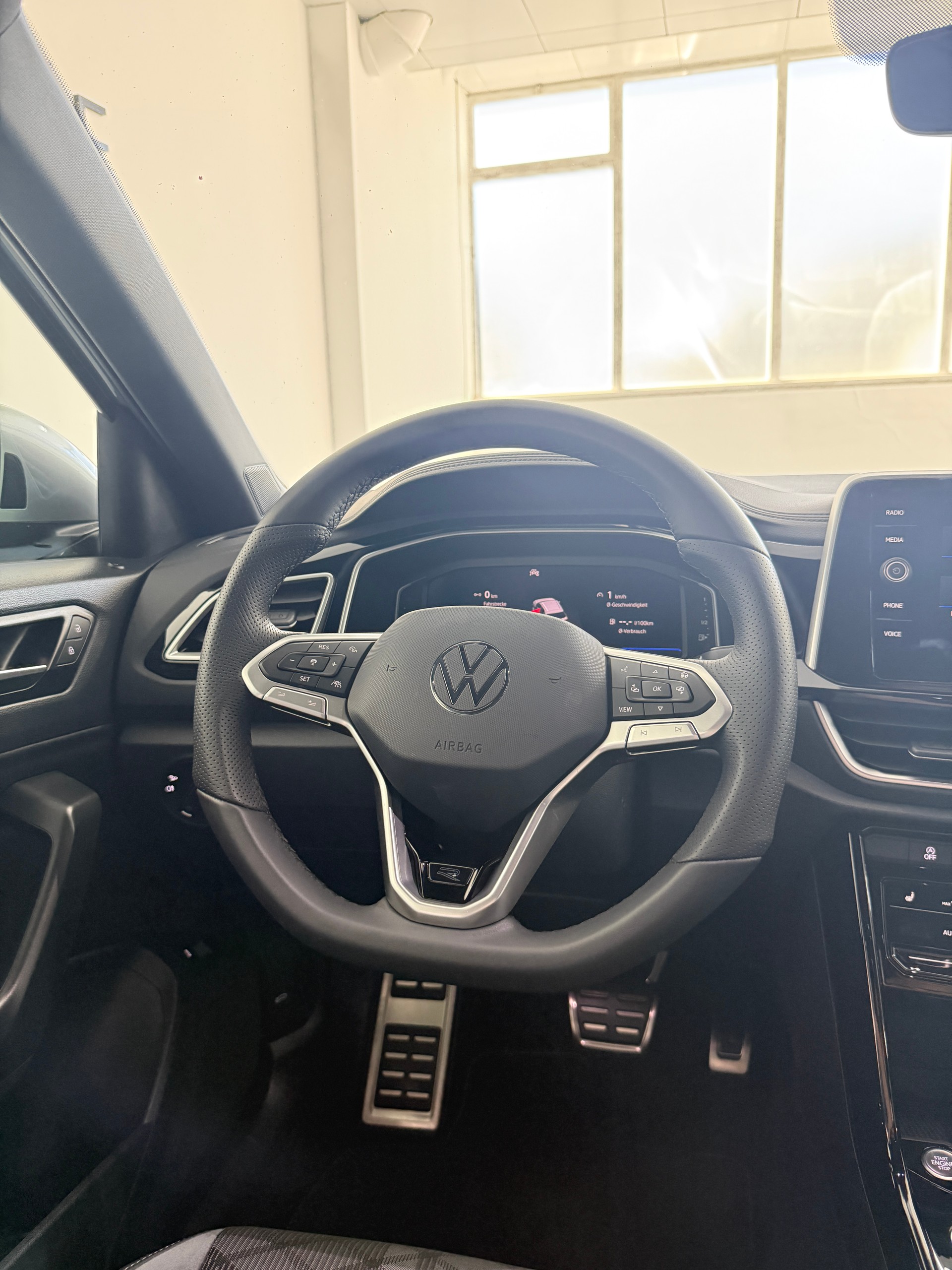 VW T-Roc 1.5 TSI EVO R-Line DSG-image-8
