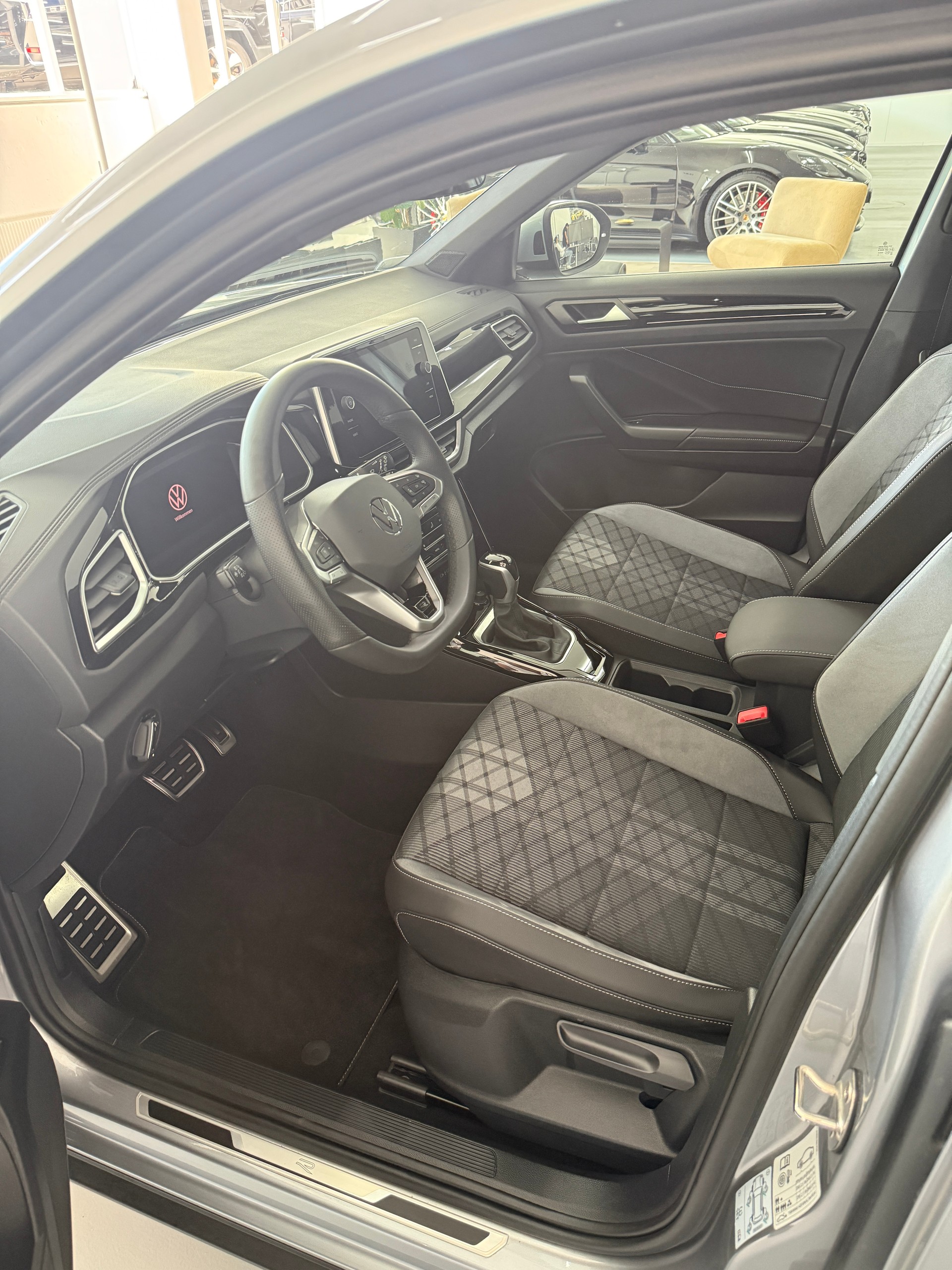 VW T-Roc 1.5 TSI EVO R-Line DSG-image-6