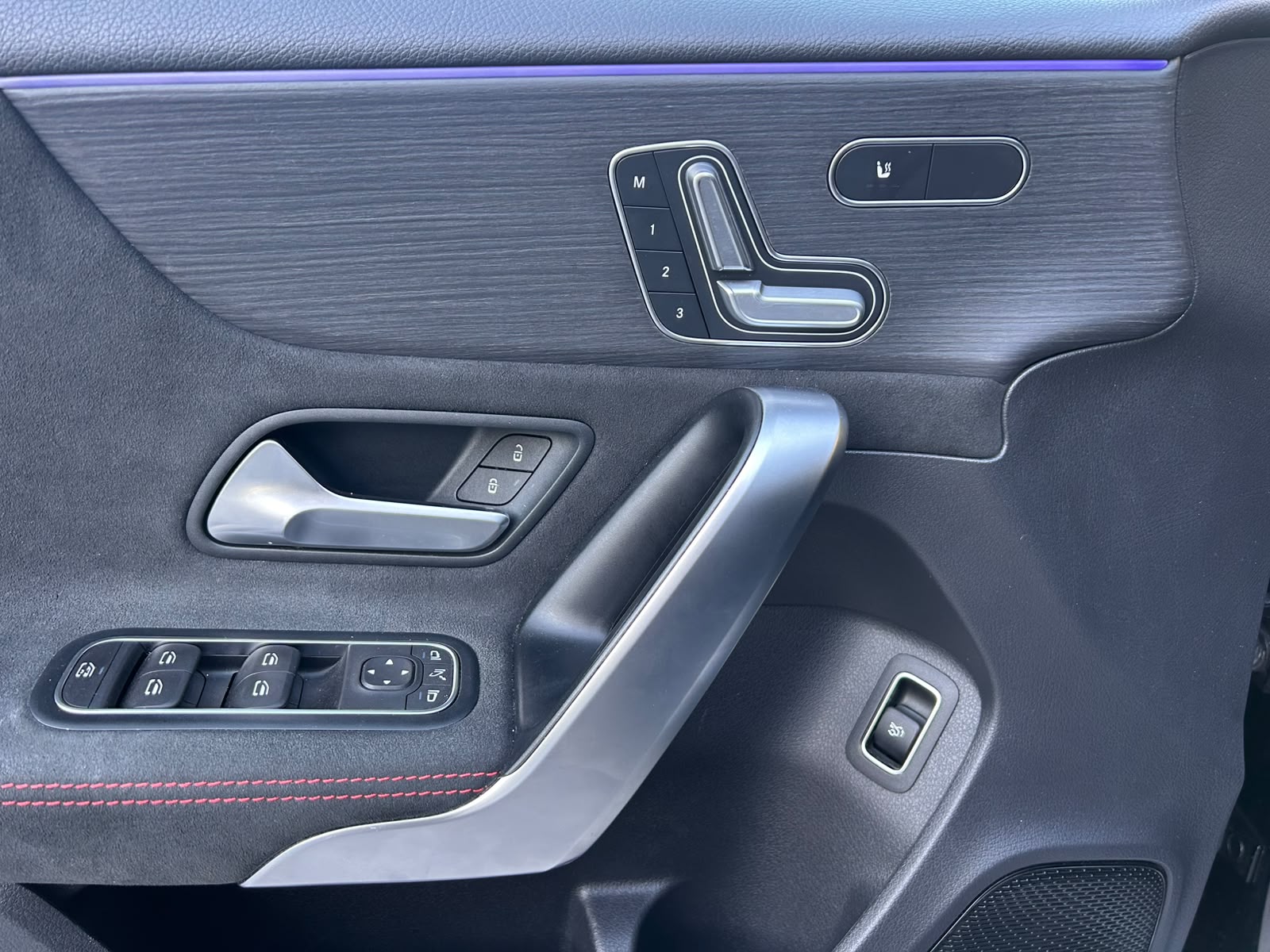 MERCEDES-BENZ A 250 AMG Line 4Matic-image-12