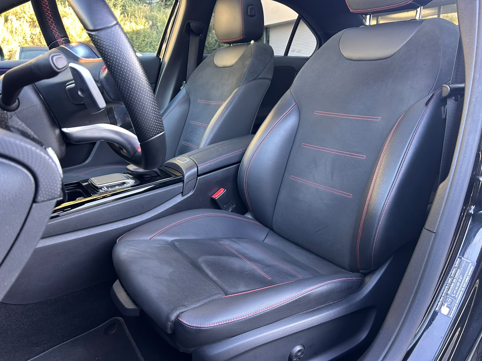 MERCEDES-BENZ A 250 AMG Line 4Matic-image-10
