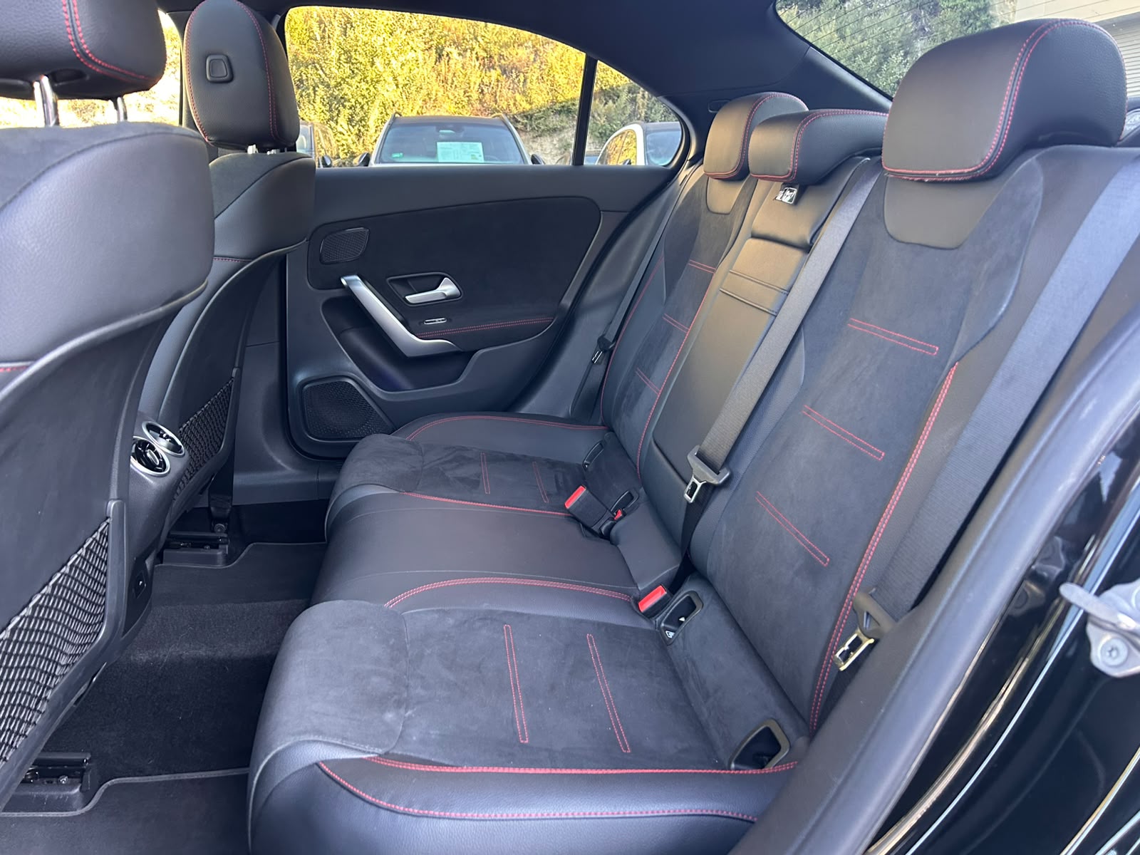 MERCEDES-BENZ A 250 AMG Line 4Matic-image-11