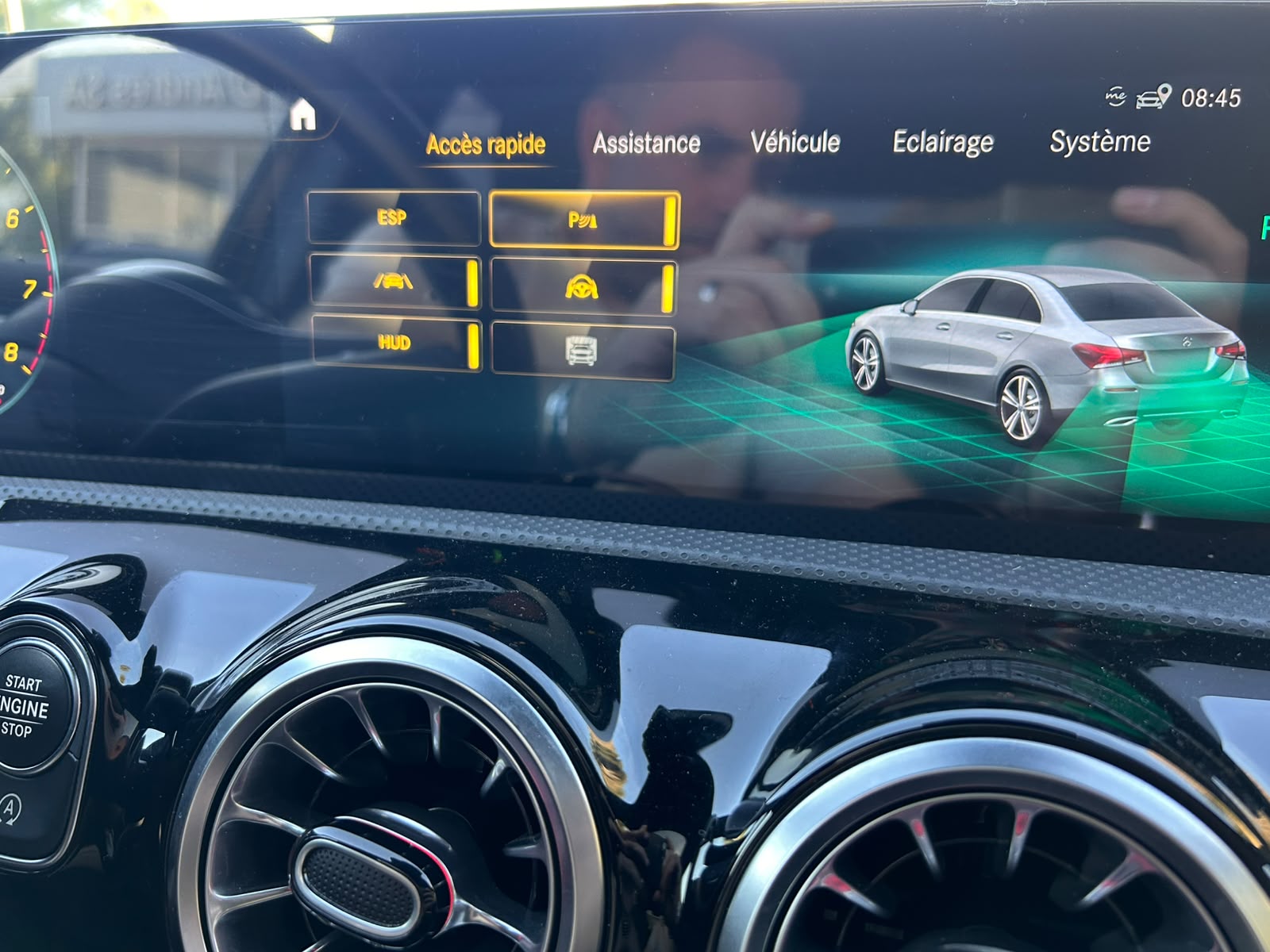 MERCEDES-BENZ A 250 AMG Line 4Matic-image-14