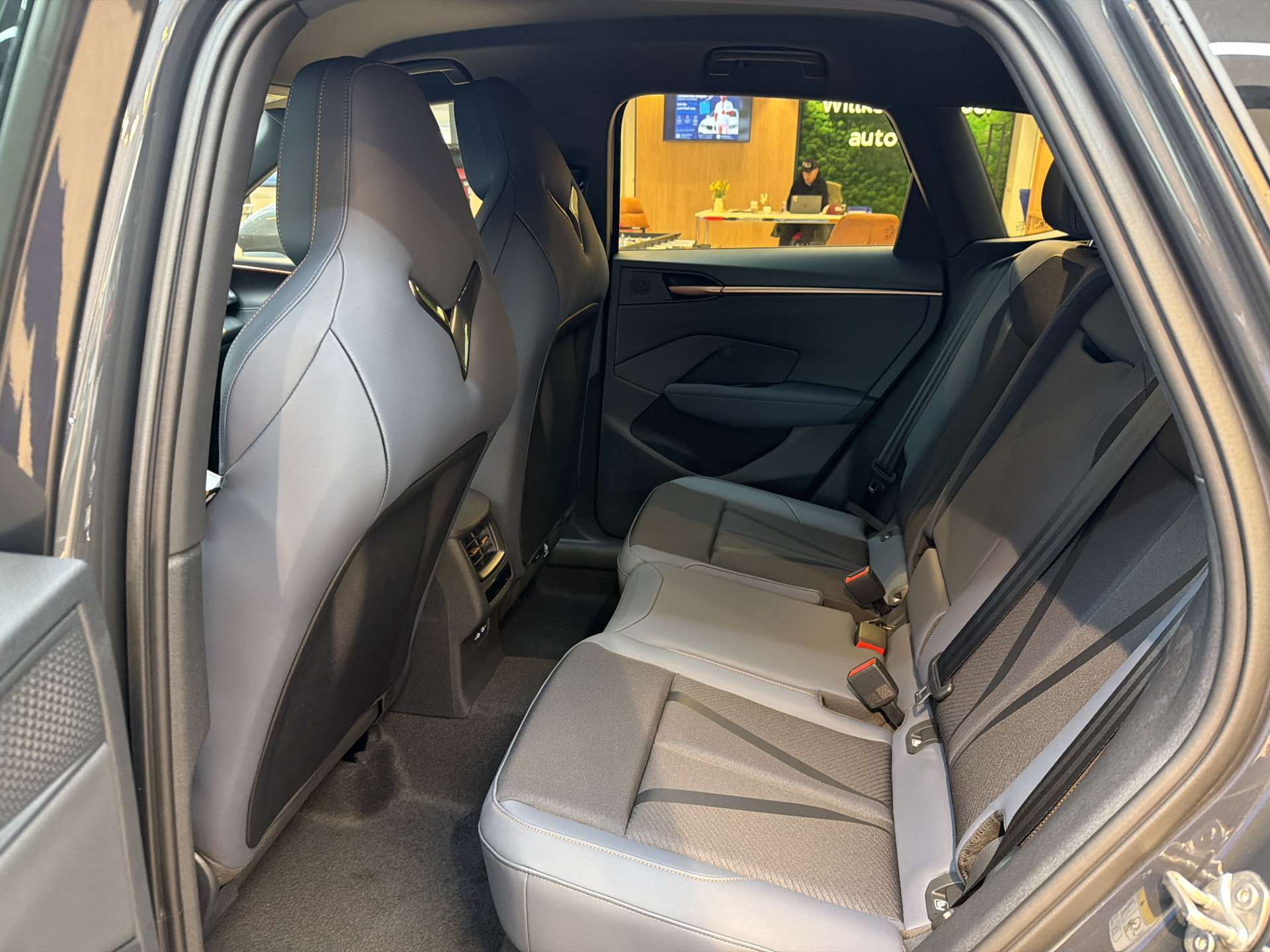 CUPRA Terramar 1.5 eTSi DSG-Automat-image-6
