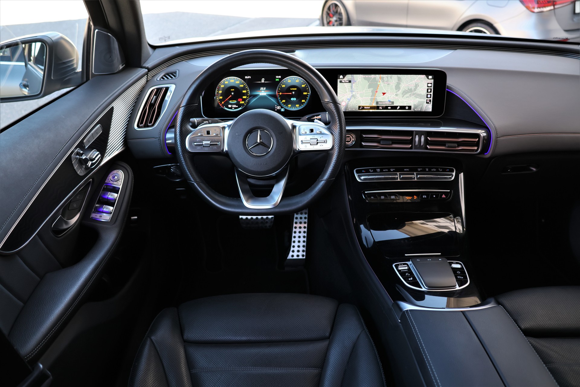 MERCEDES-BENZ EQC 400 AMG Line 4Matic (CH) *Designo Magno*-image-15