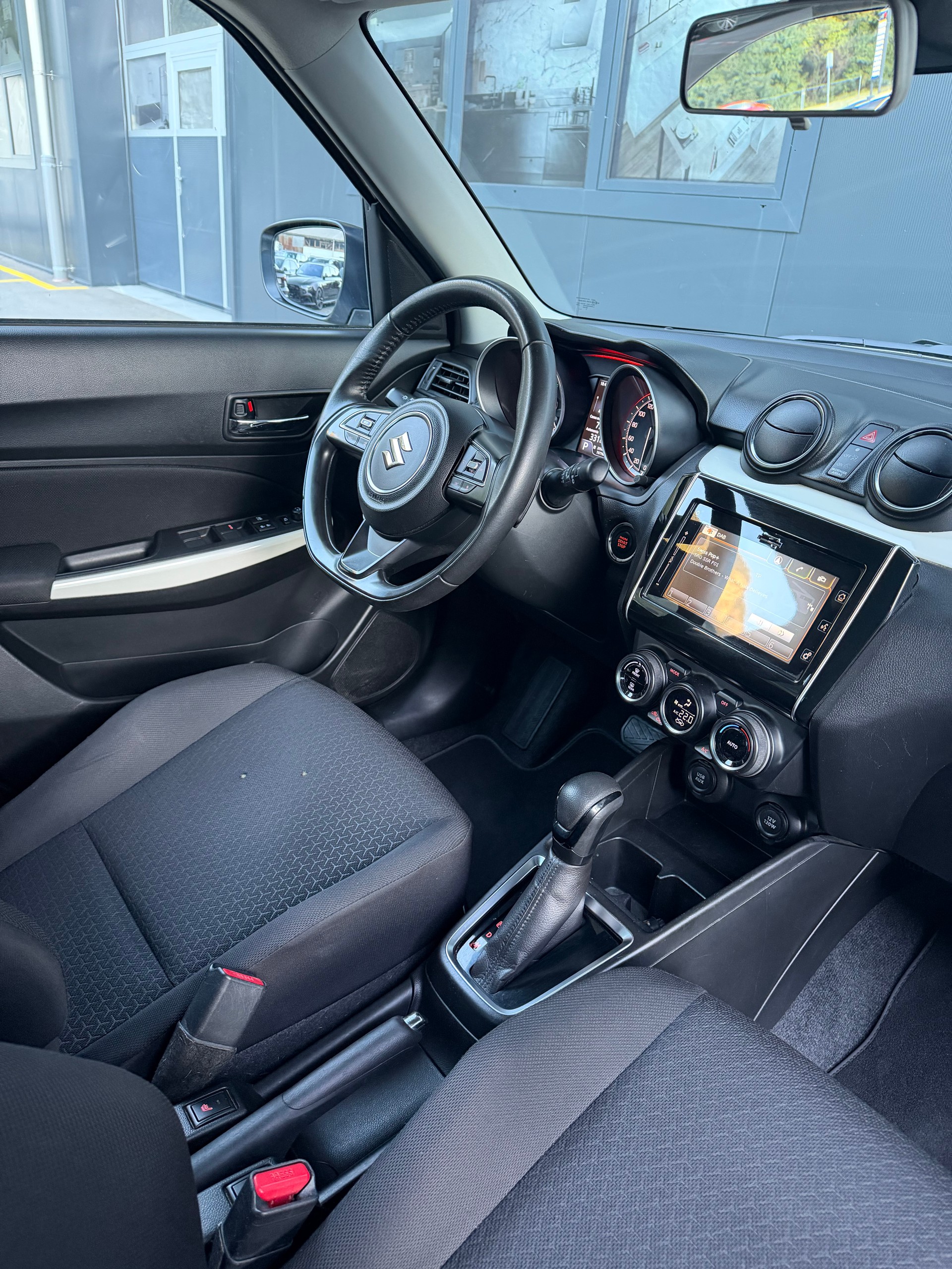 SUZUKI Swift 1.0 12V Compact Top Automatic-image-11