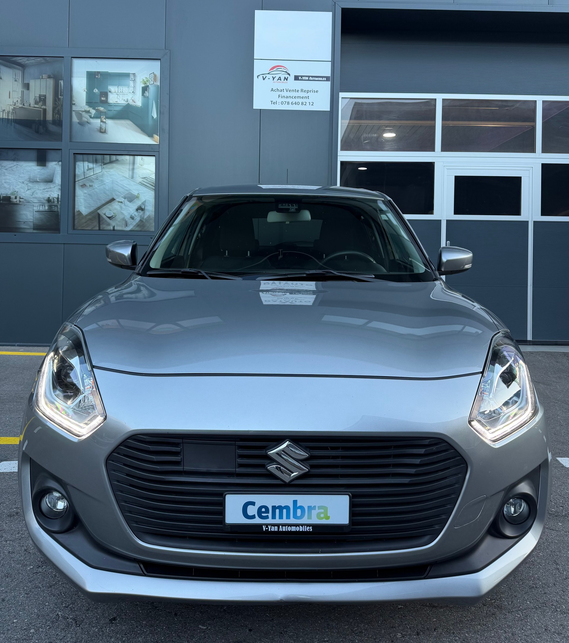 SUZUKI Swift 1.0 12V Compact Top Automatic-image-1