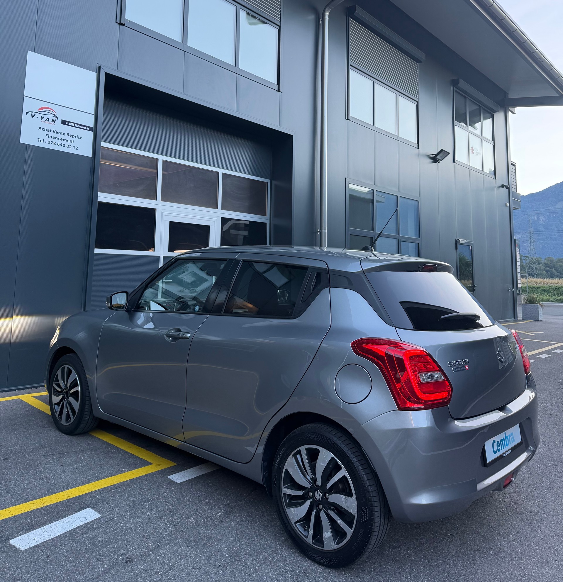 SUZUKI Swift 1.0 12V Compact Top Automatic-image-5