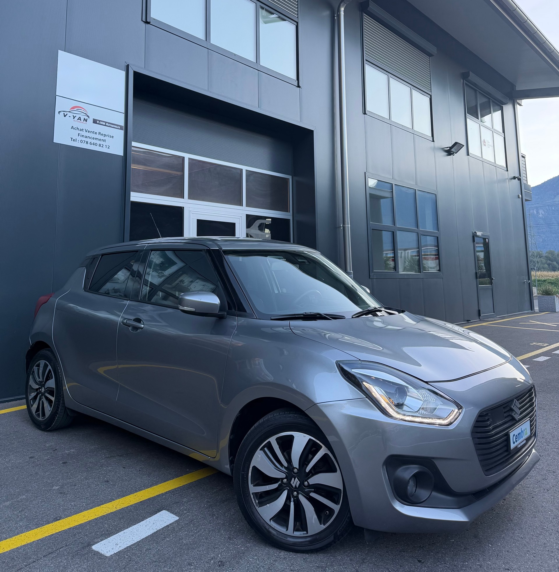 SUZUKI Swift 1.0 12V Compact Top Automatic-image-3
