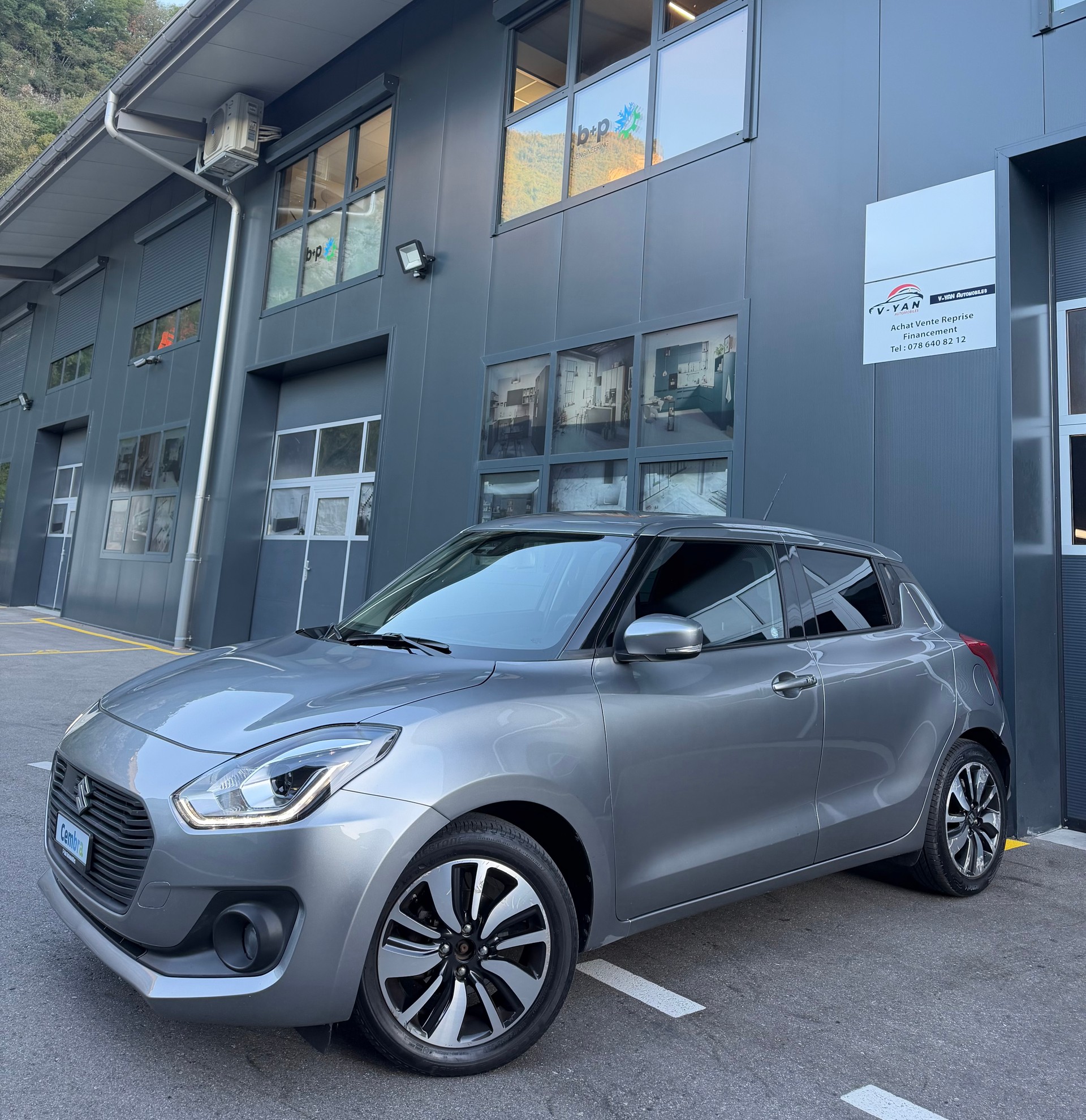 SUZUKI Swift 1.0 12V Compact Top Automatic-image-0