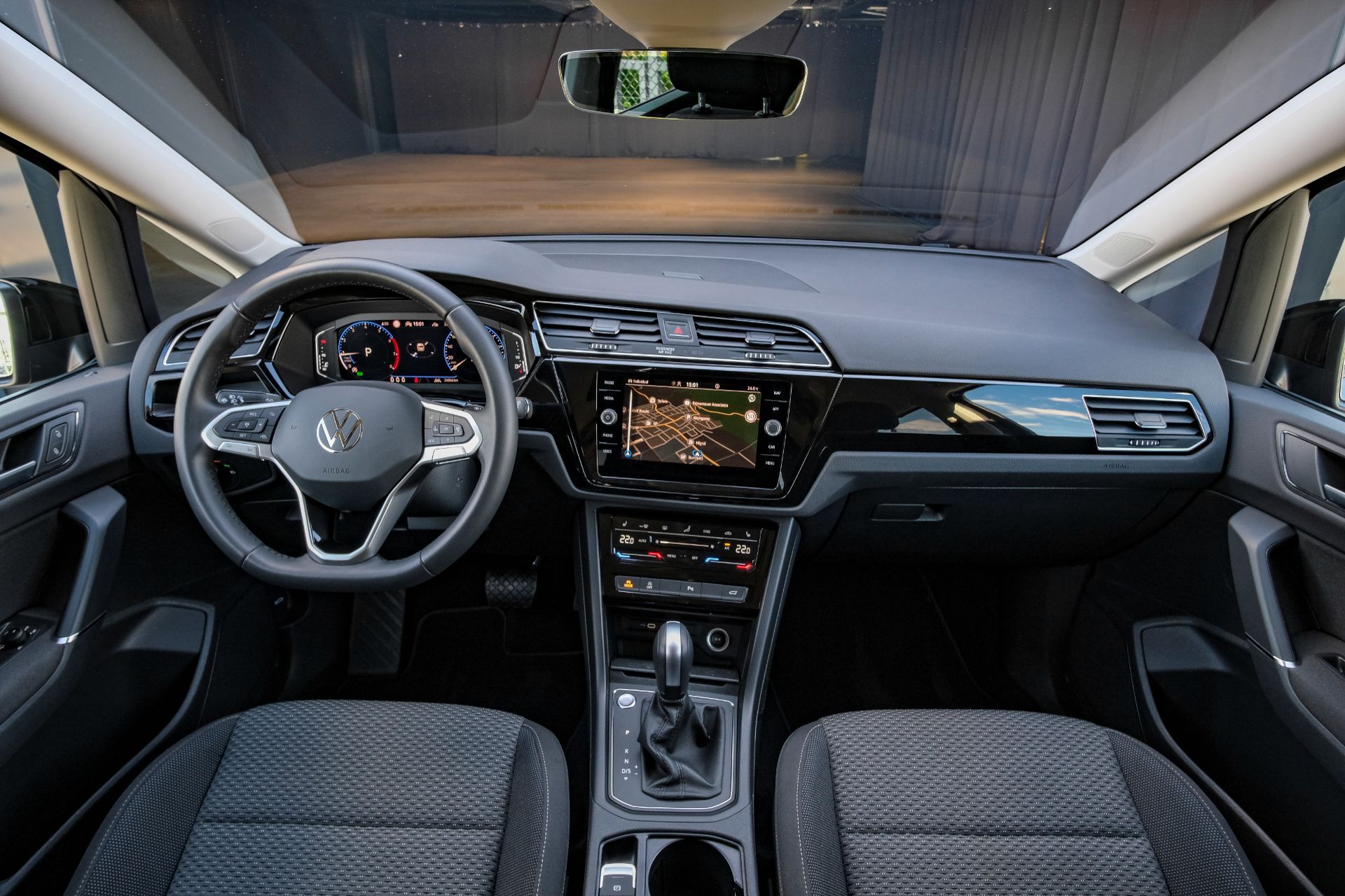 VW Touran 1.5 TSI BMT DSG-image-14