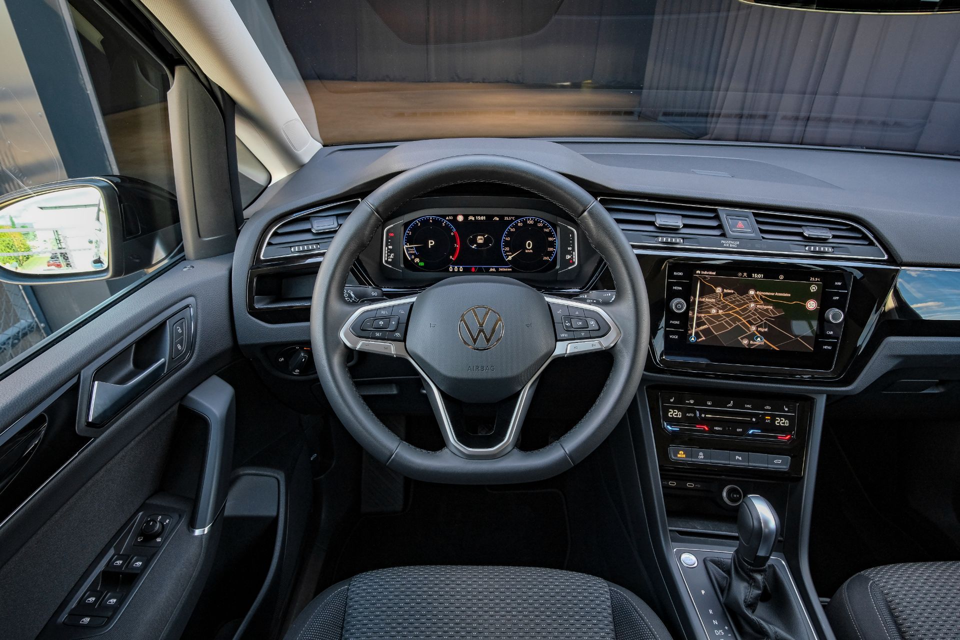VW Touran 1.5 TSI BMT DSG-image-15