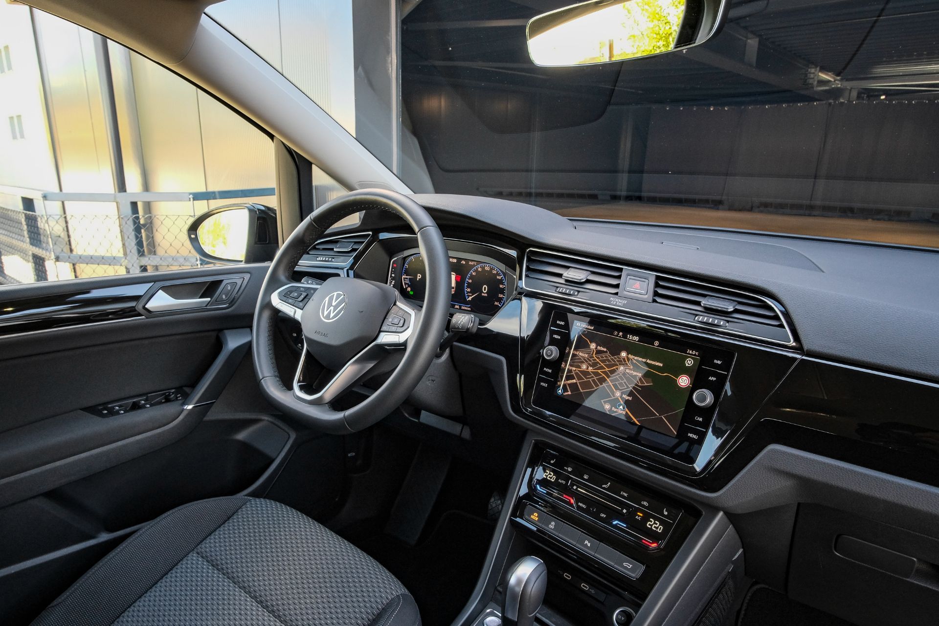 VW Touran 1.5 TSI BMT DSG-image-13