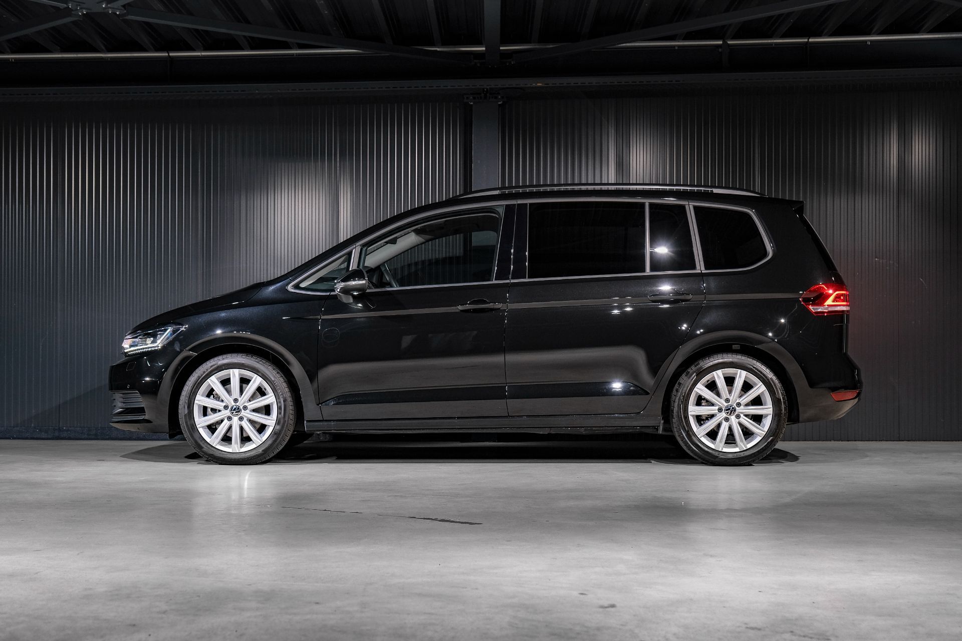 VW Touran 1.5 TSI BMT DSG-image-8