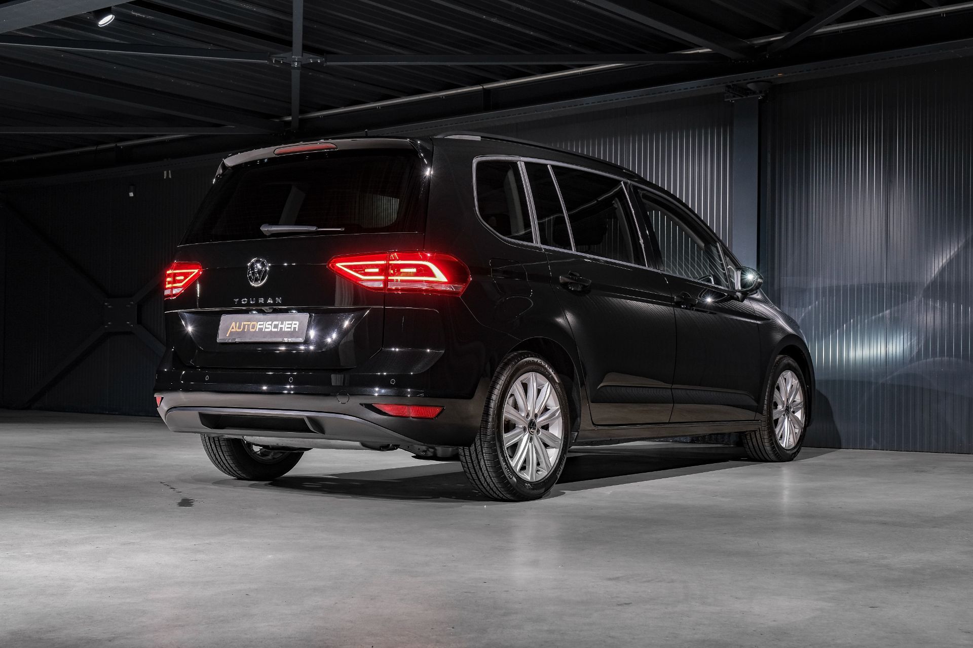 VW Touran 1.5 TSI BMT DSG-image-6