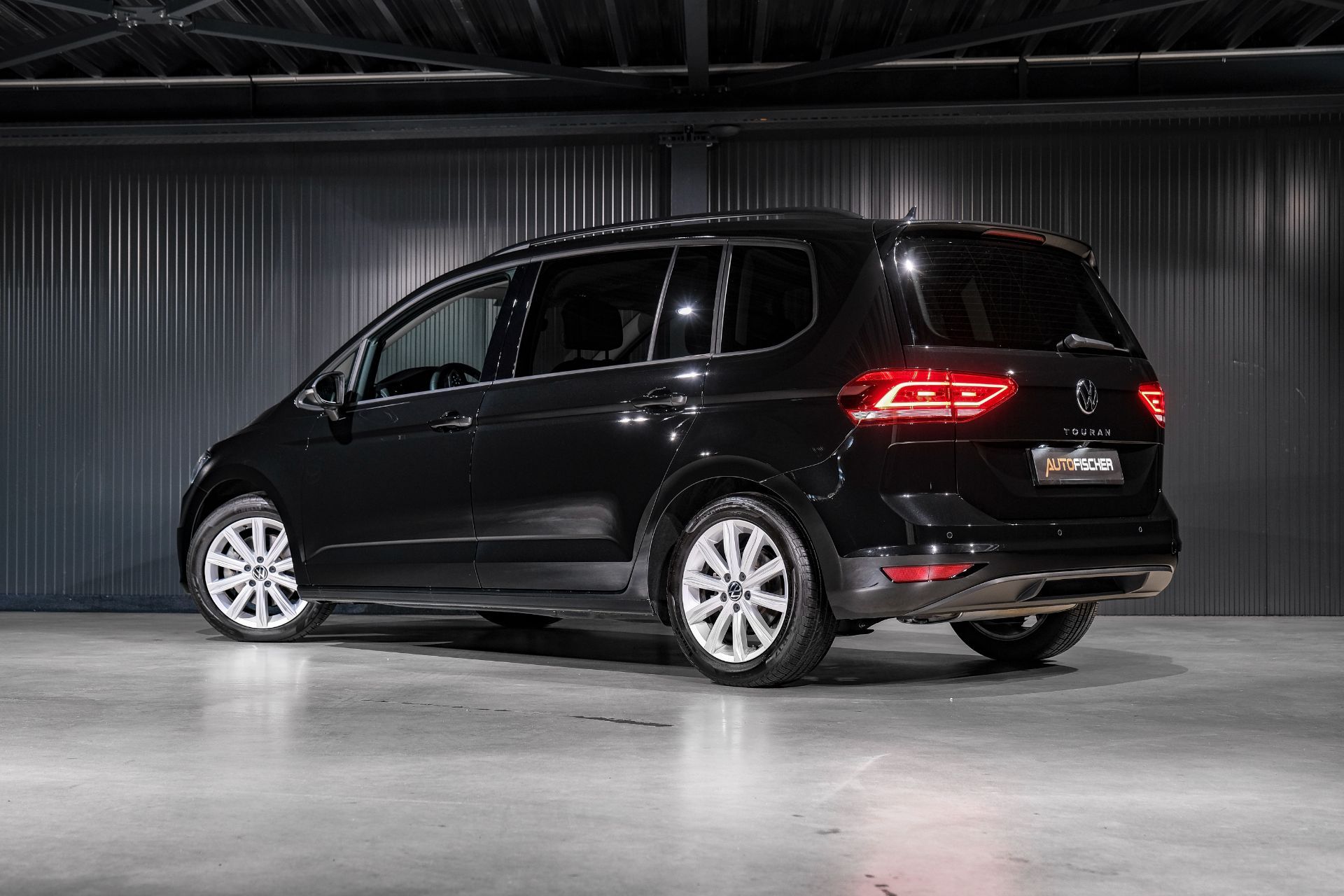 VW Touran 1.5 TSI BMT DSG-showroom-element-1