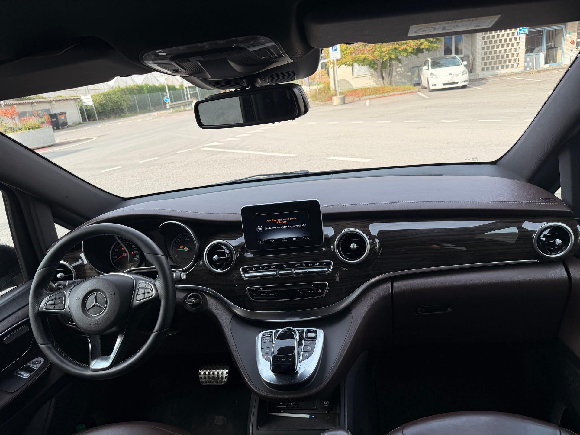 MERCEDES-BENZ V 250 d Swiss Edition extralang 7G-Tronic-image-6