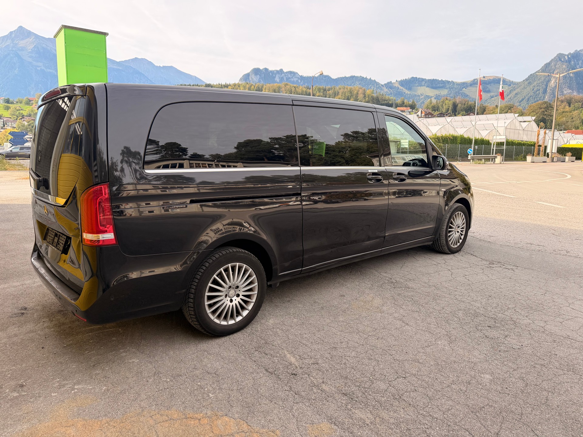 MERCEDES-BENZ V 250 d Swiss Edition extralang 7G-Tronic-image-3