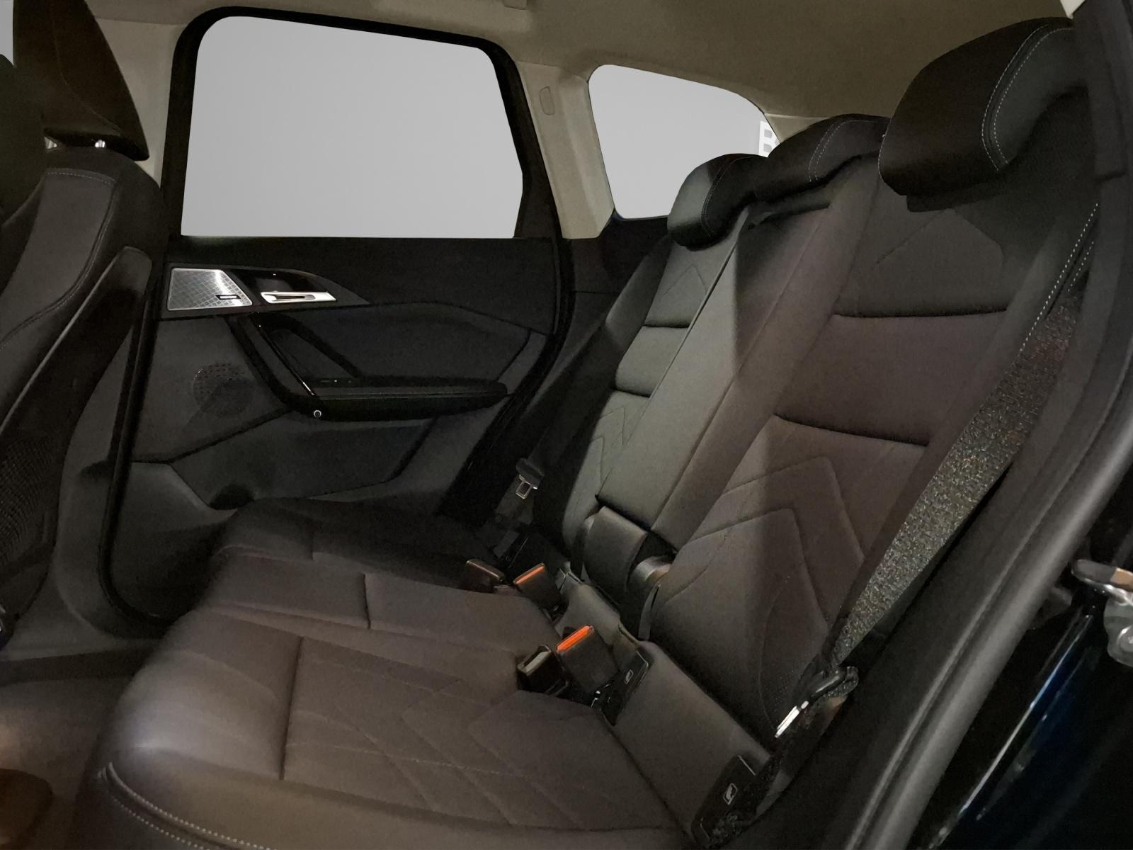BMW iX1 U11 30 xDrive-image-9