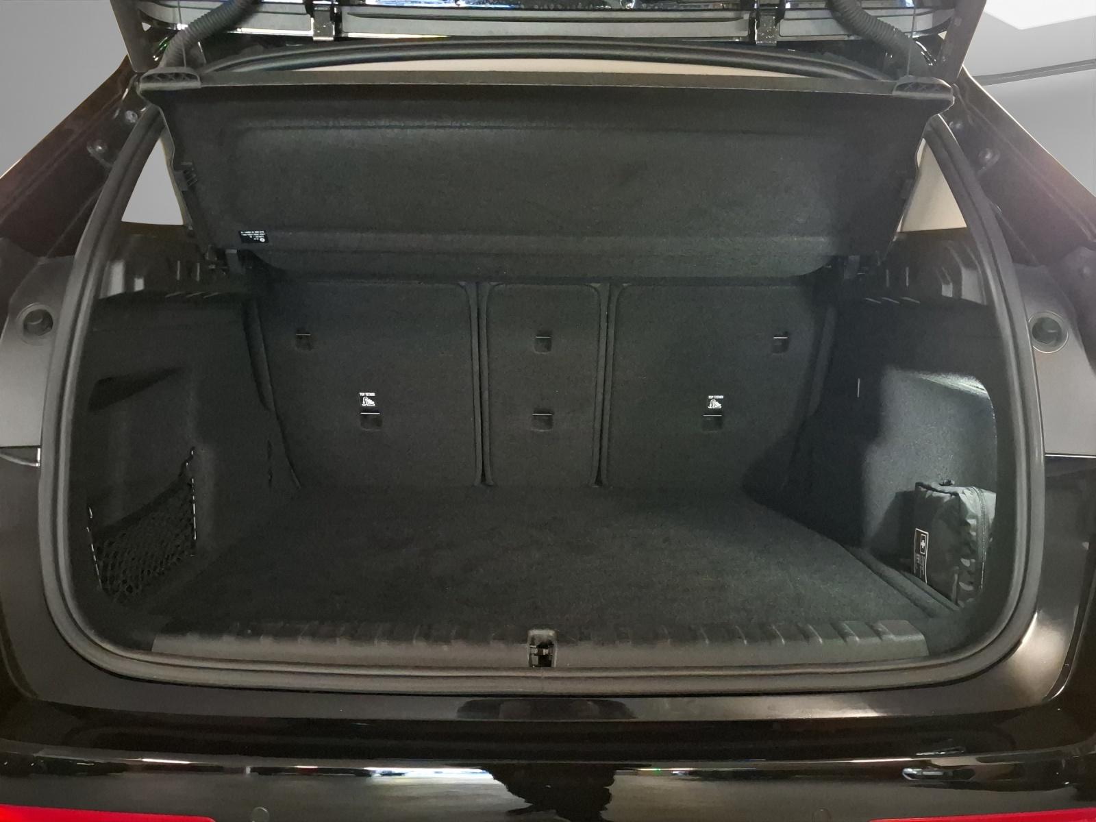 BMW iX1 U11 30 xDrive-image-16