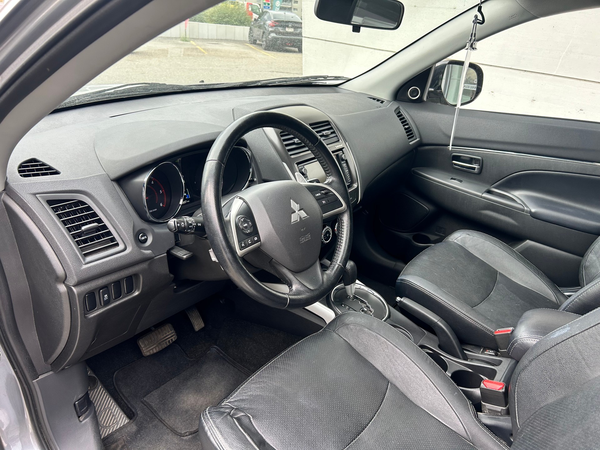 MITSUBISHI ASX 2.2 DID Navigator 4WD Automatic-image-3