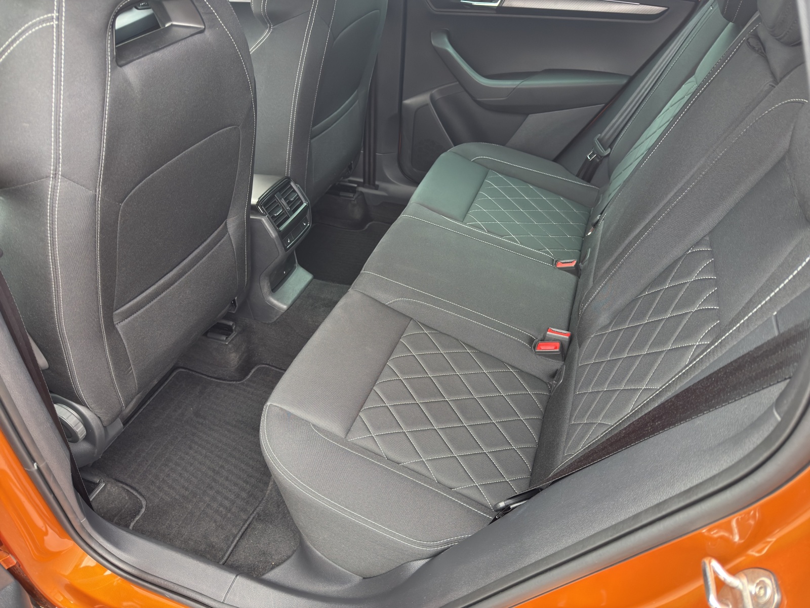 SKODA Karoq 2.0 TSI SportLine 4x4 DSG-image-11