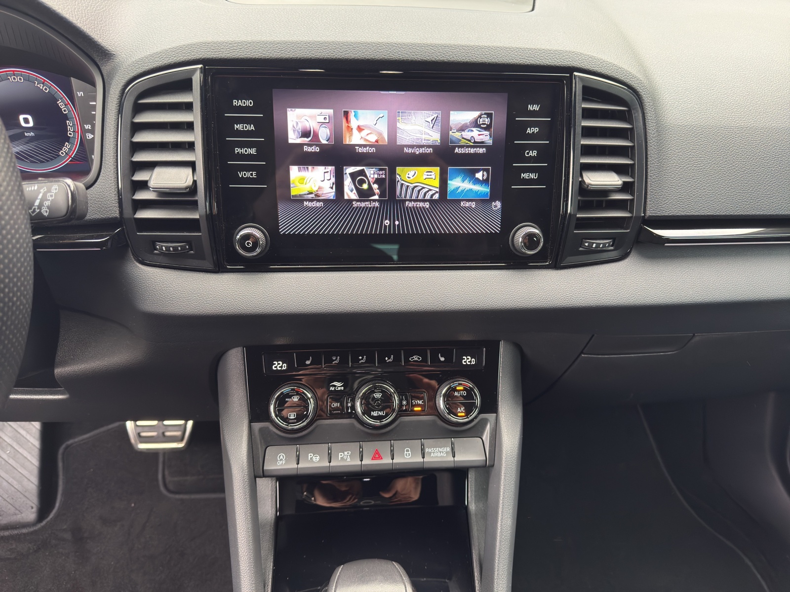 SKODA Karoq 2.0 TSI SportLine 4x4 DSG-image-10