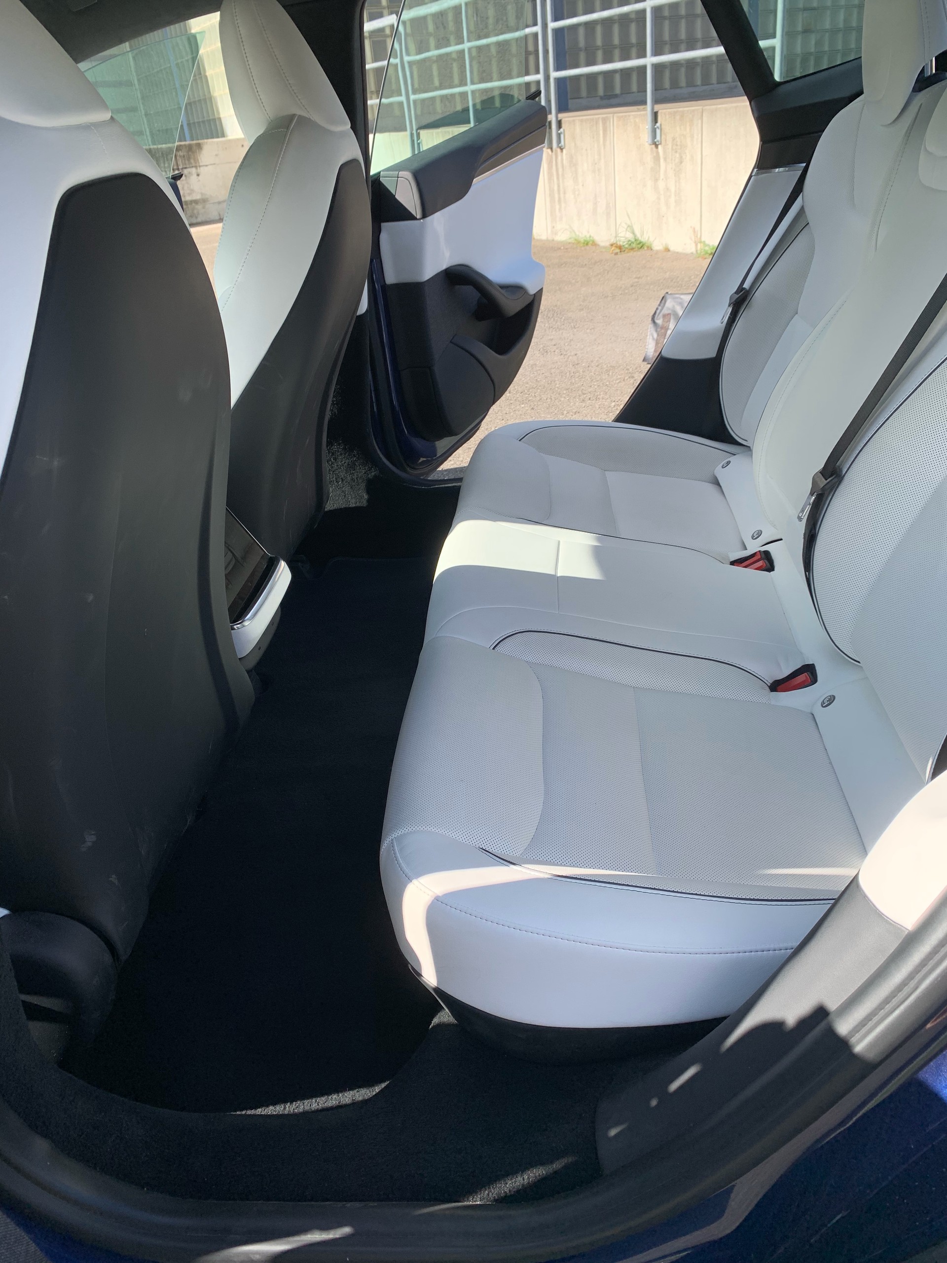 TESLA 100kWh Plaid 1266 PS, aus 1. Hand, inkl. FSD, 8-fach bereift, top gepflegt, frisch ab Service und MFK-image-4