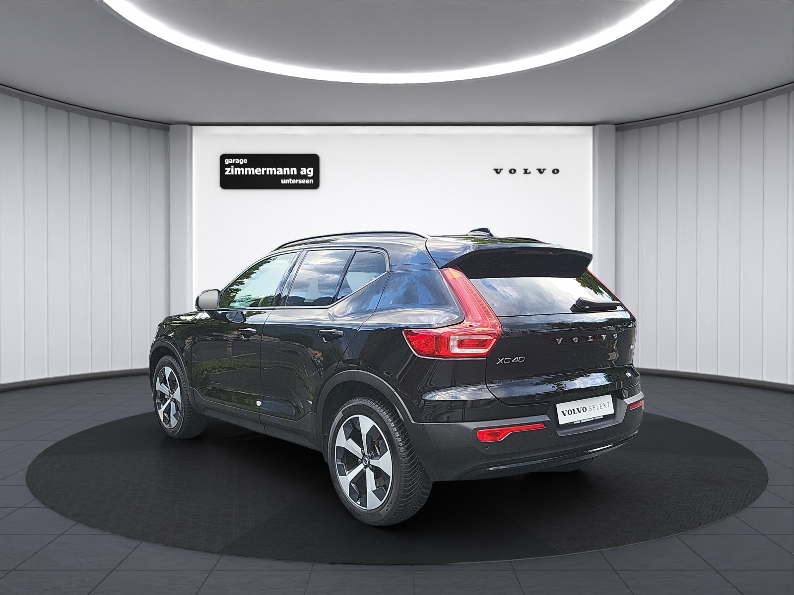 VOLVO XC40 2.0 B3 MH Plus Dark-image-8