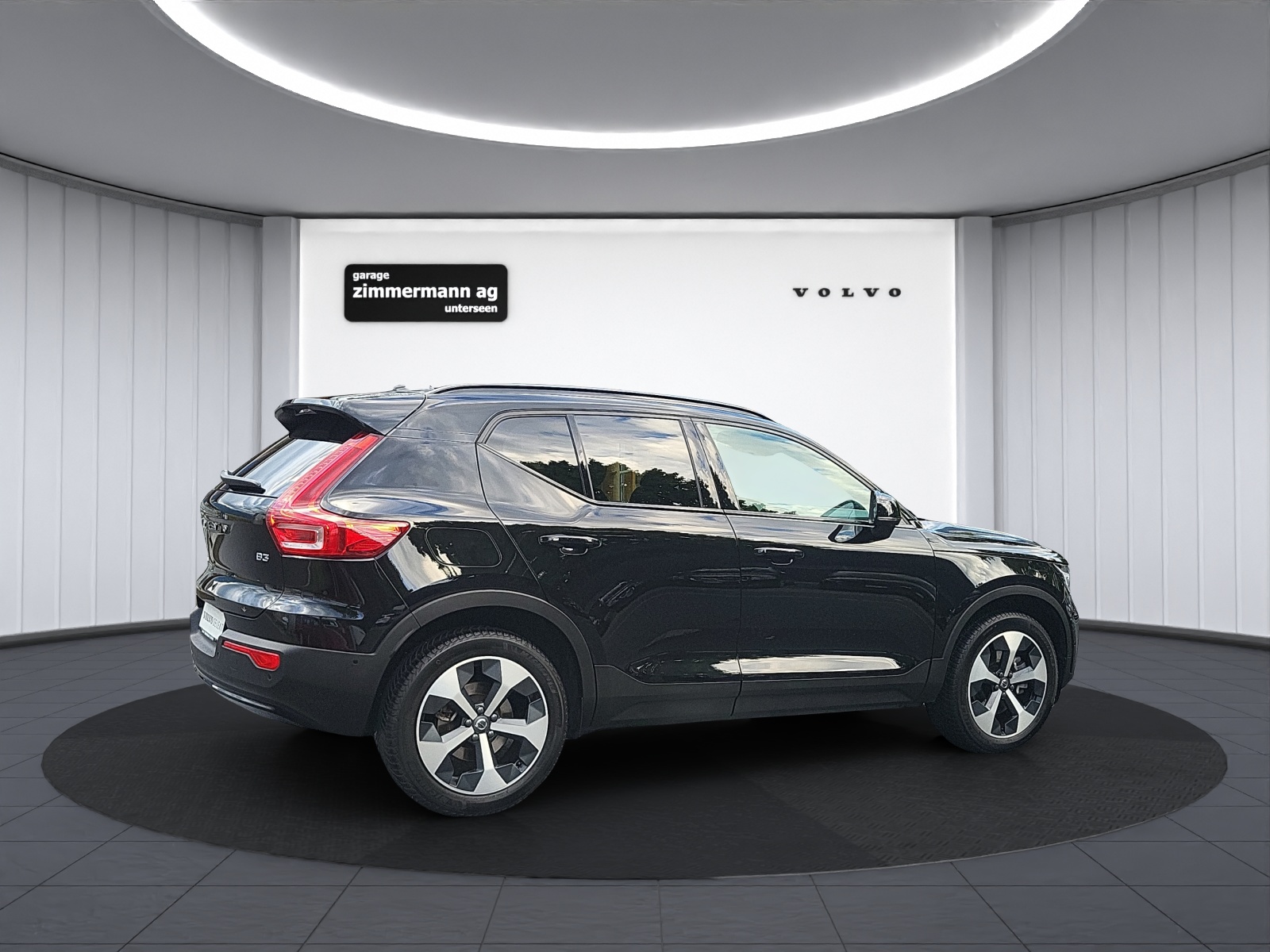 VOLVO XC40 2.0 B3 MH Plus Dark-image-5