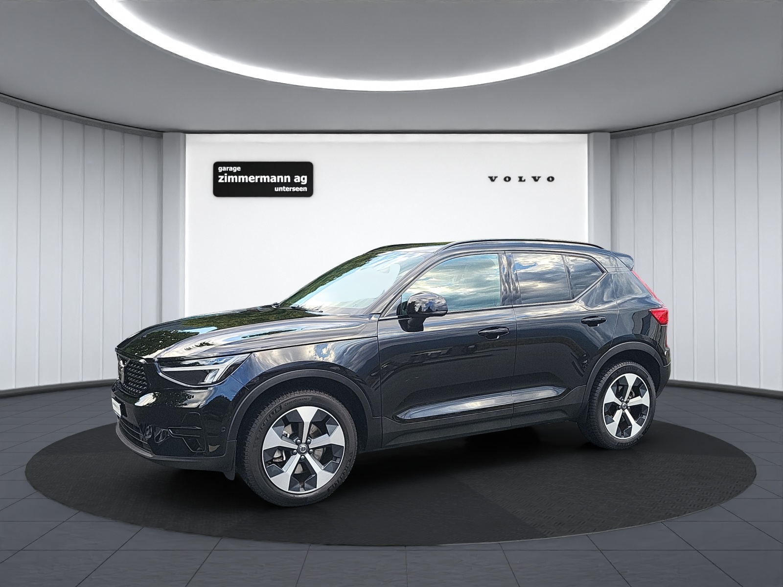 VOLVO XC40 2.0 B3 MH Plus Dark-image-11