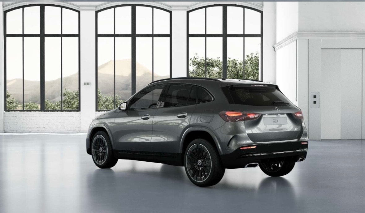 MERCEDES-BENZ GLA 200 AMG Line-image-1