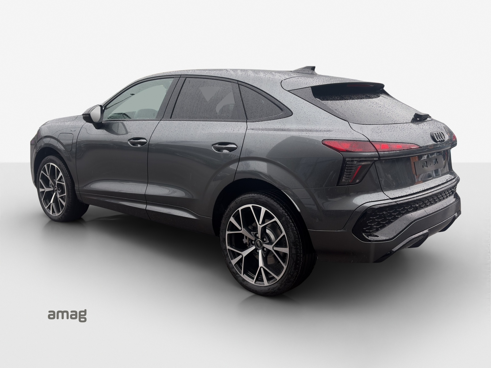 AUDI Q3 Sportback e-hybrid 200 kW S tronig-image-2