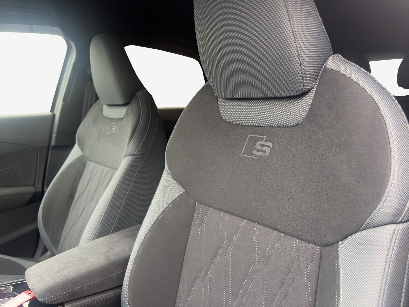 AUDI Q3 Sportback e-hybrid 200 kW S tronig-image-15
