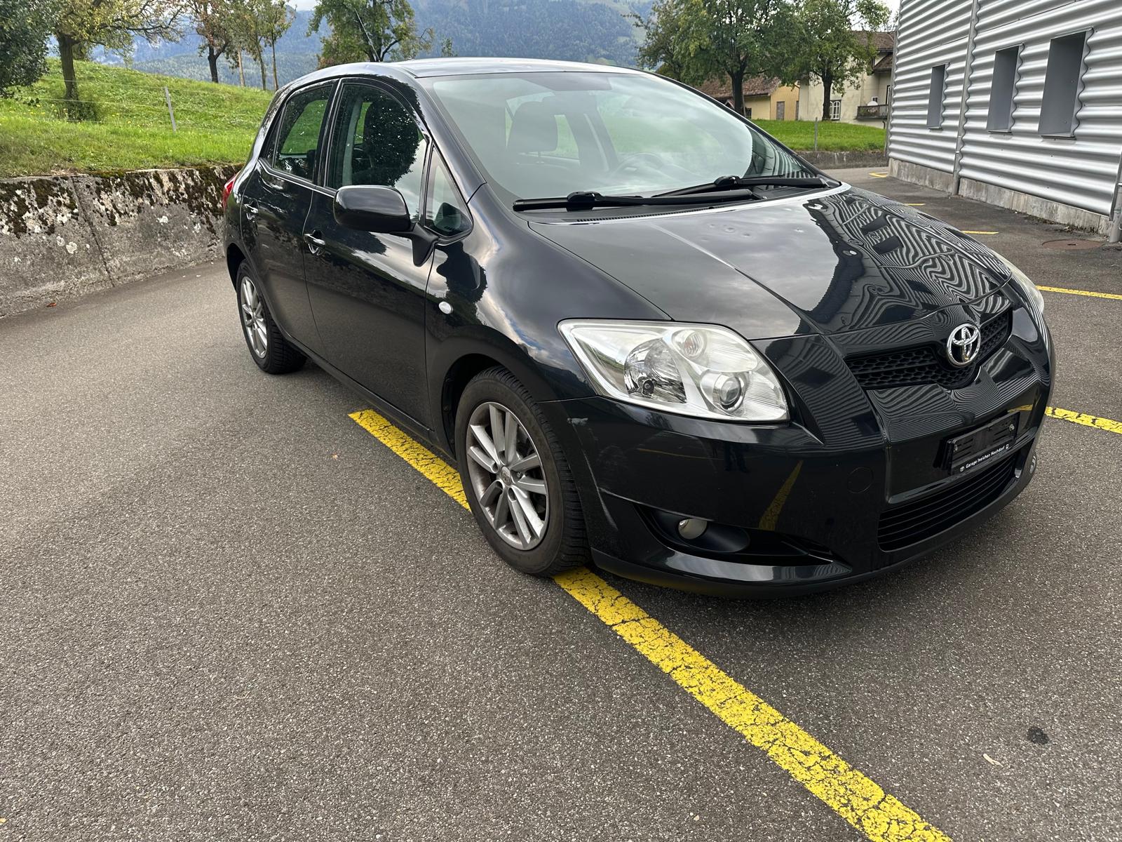 TOYOTA Auris 1.4 D-4D Linea Luna-image-1