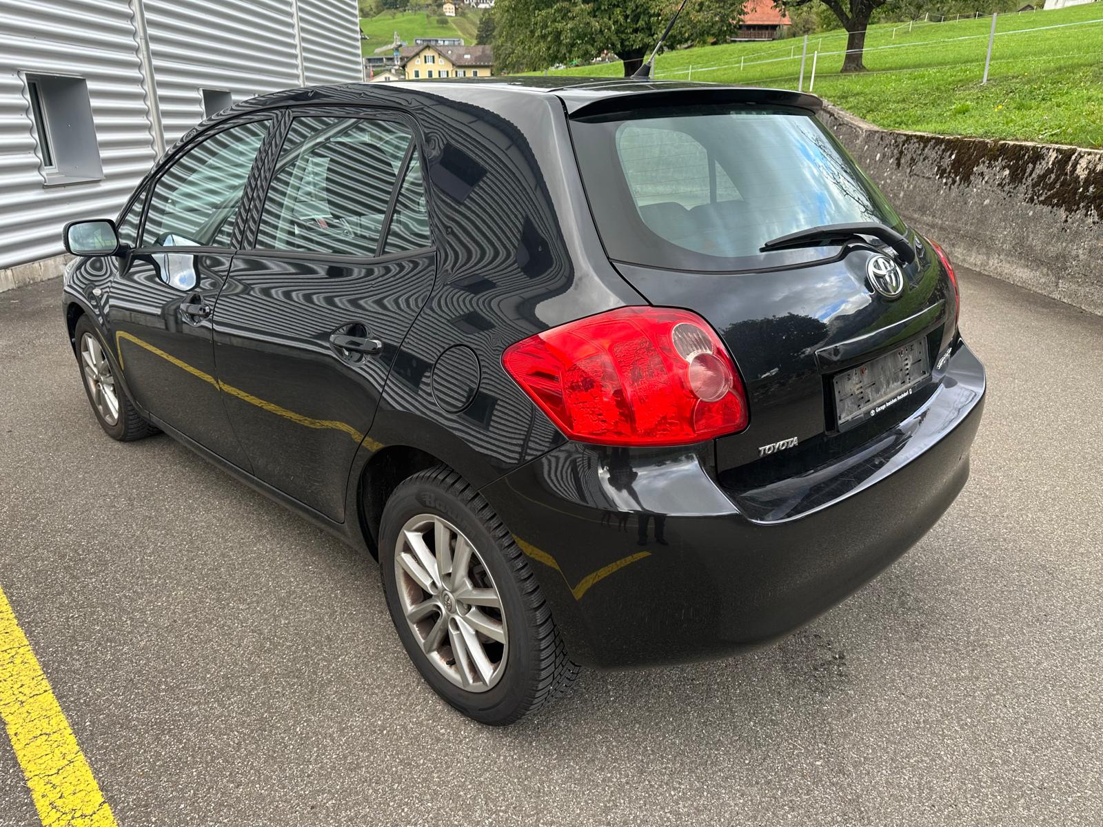 TOYOTA Auris 1.4 D-4D Linea Luna-image-4